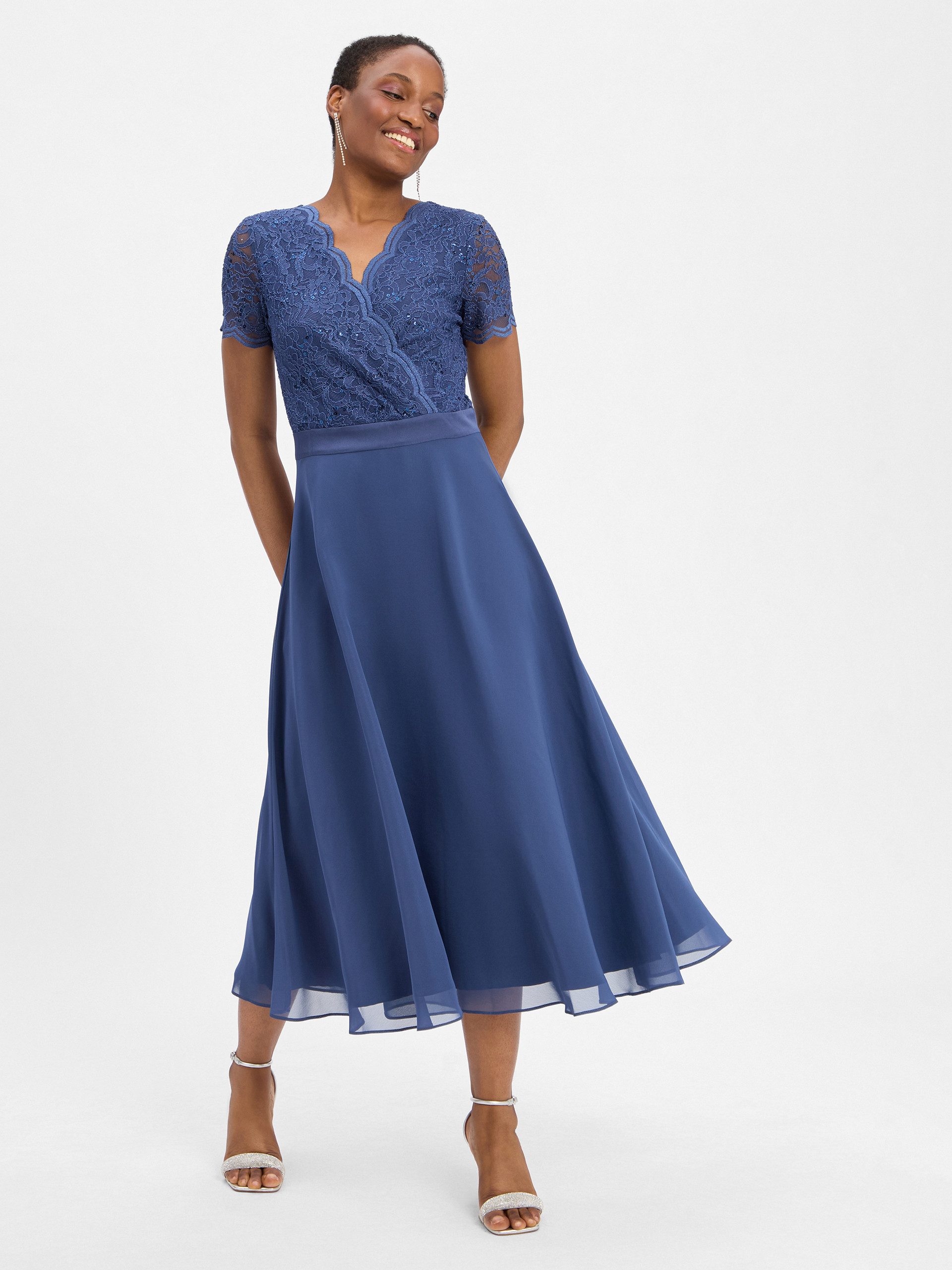 SWING Abendkleid Taillierter Schnitt mit ausgestelltem günstig online kaufen
