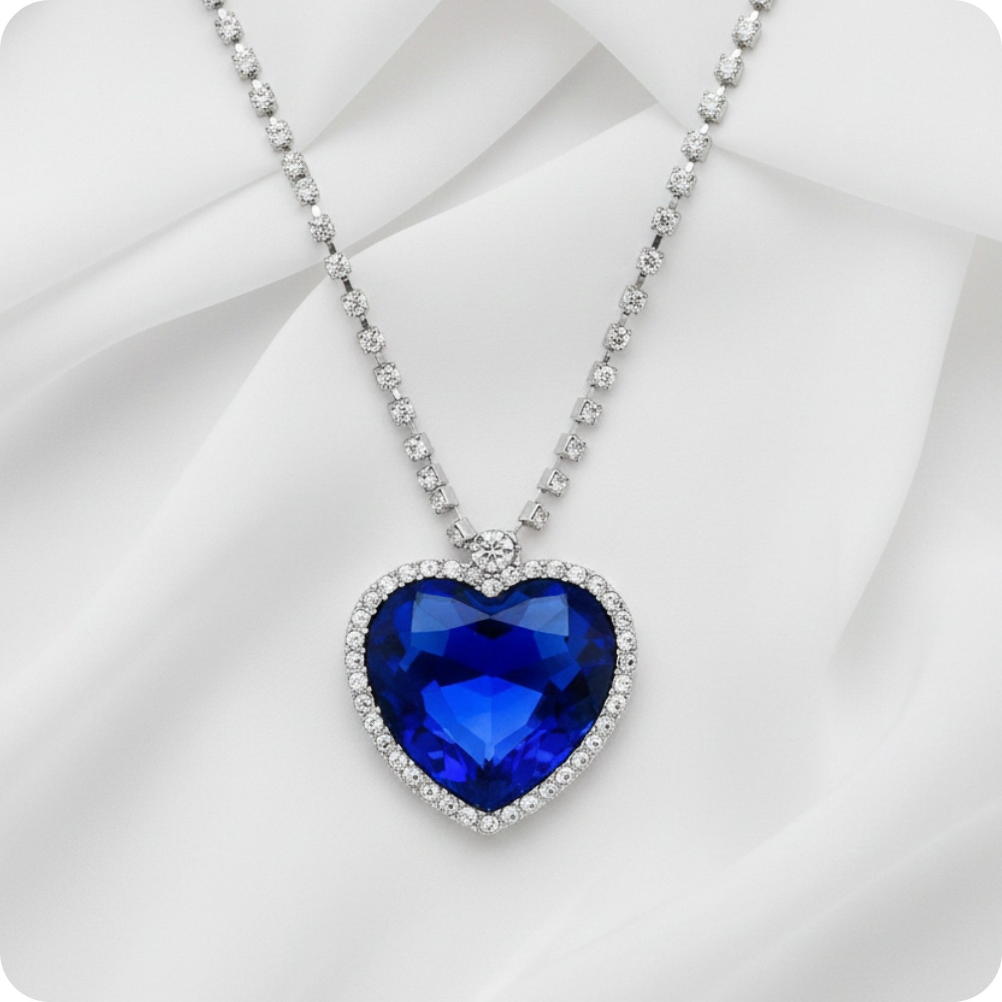 YouBella Kettenanhänger Crystal Heart Titanic Halskette Für Frauen & Mädchen Schmuck Set (Wunderschöner herzförmiger Anhänger, Am besten zum Verschenken, Hautverträglich), Versilbert, Mode-Anhänger, Perfekt für alle Anlässe
