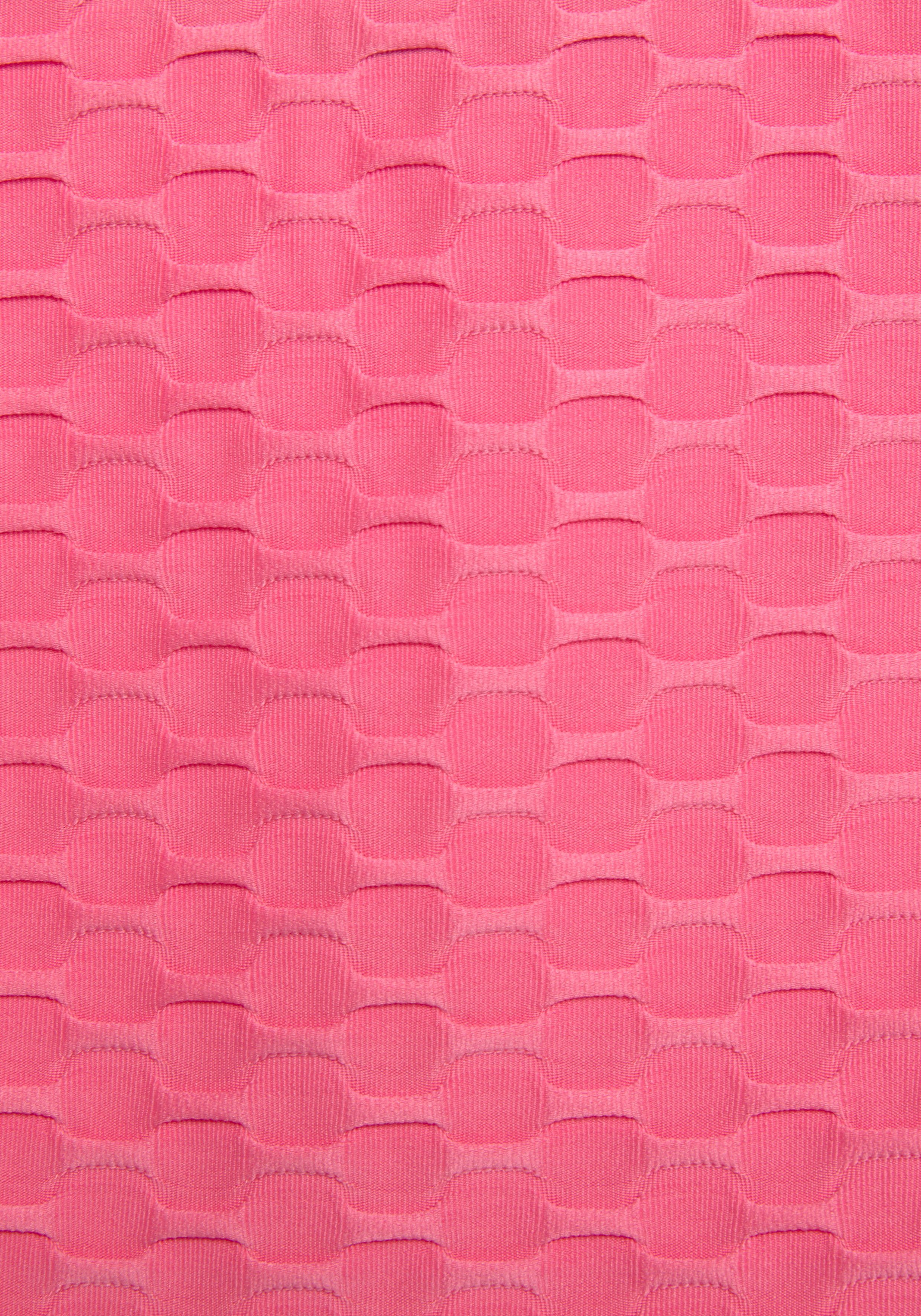 Bench. Funktionsshirt mit Mesheinsatz und Wabendesign pink