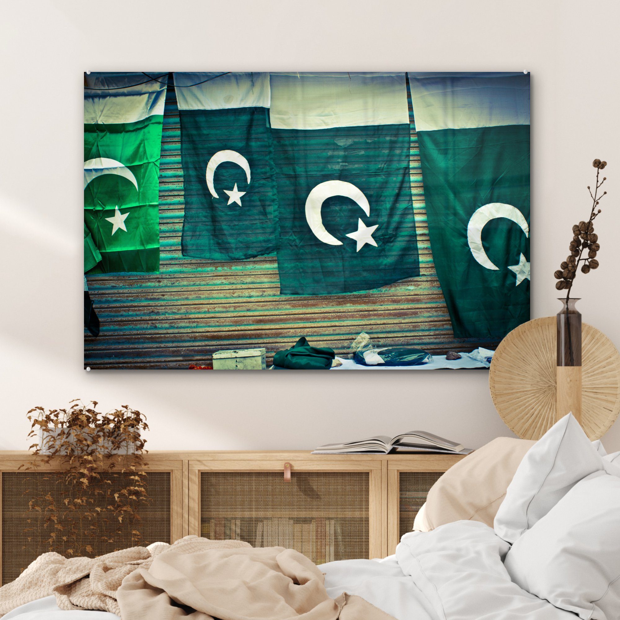 MuchoWow Acrylglasbild Pakistanische Flaggen hängen & an St), (1 der Schlafzimmer Wohnzimmer Acrylglasbilder Wand