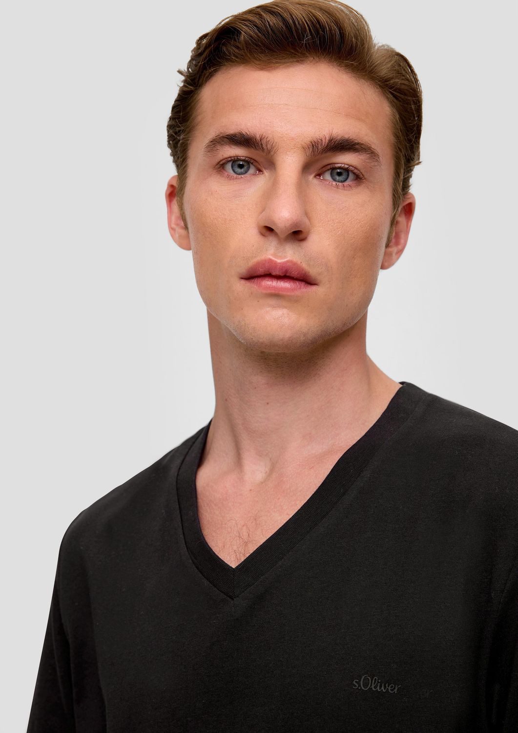s.Oliver T-Shirt T-Shirt V-Ausschnitt, kurzarm, Baumwolle, einfarbig – Bild 2 von 5