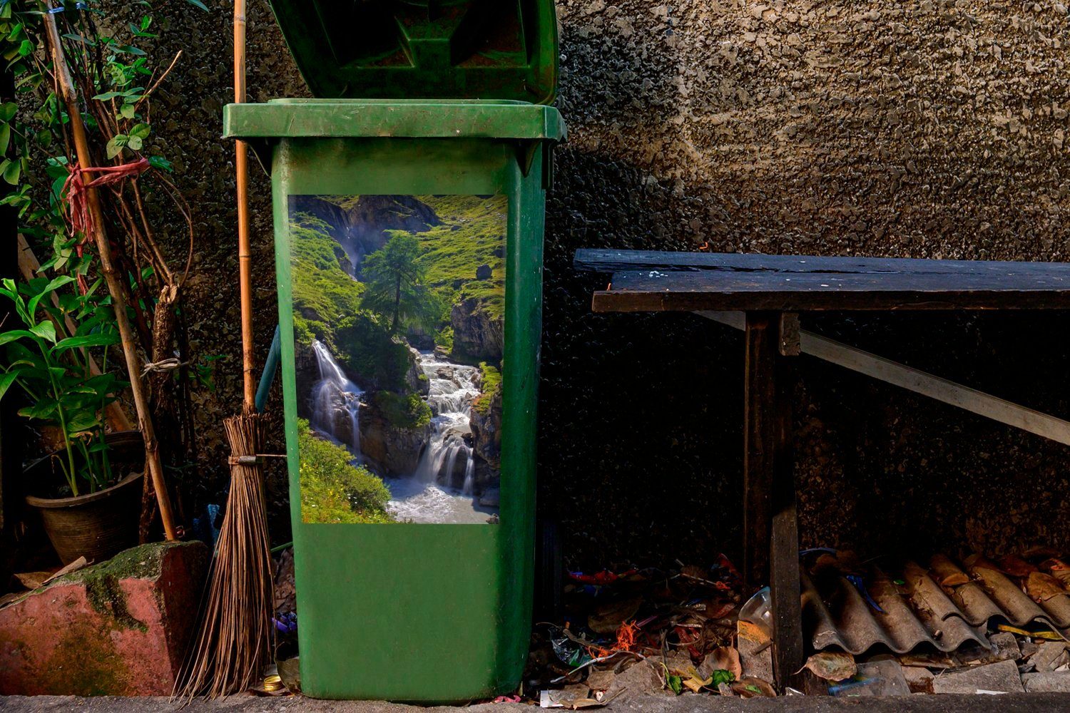 Zwei im Paradiso Nationalpark MuchoWow Container, Mülleimer-aufkleber, Gran italienischen Wasserfälle St), treffen Wandsticker Mülltonne, (1 Sticker, Abfalbehälter