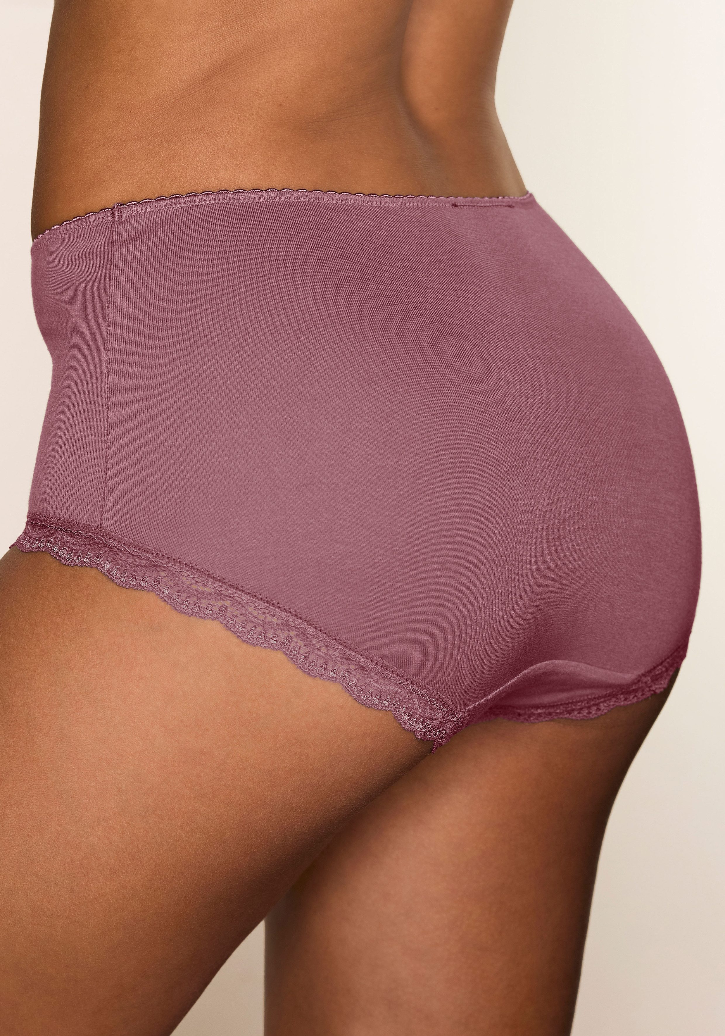 LASCANA Taillenslip (5er-Pack) aus elastischer Baumwolle mit zarter Spitze, mit Aufbewahrungsbox