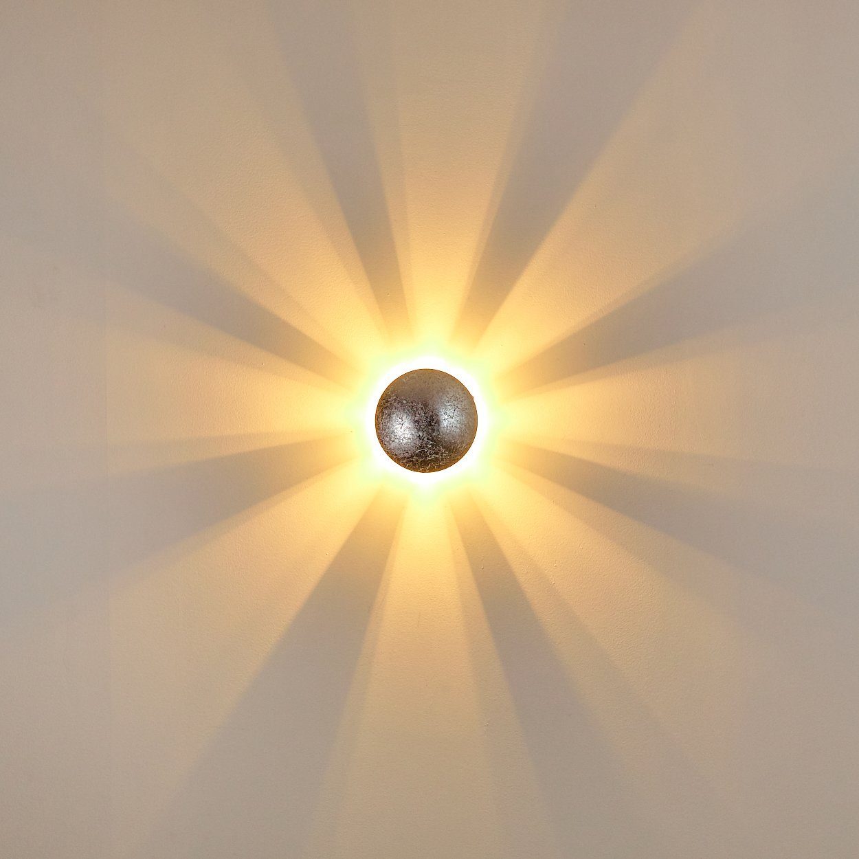 hofstein Wandleuchte »Godo« Wandlampe runde aus Metall in Silber mit Lichtspiel an der Wand, ohne Leuchtmittel, 1xG9, Innen mit Strahlen-Effekt in Struktur-Silber-Optik