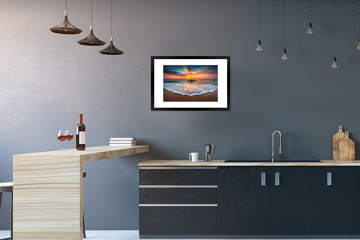 MuchoWow Poster Strand - Meer - Sonnenuntergang, (1 St), mit Rahmen, Kunstdruck, Gerahmtes Poster, Schwarzem Bilderrahmen