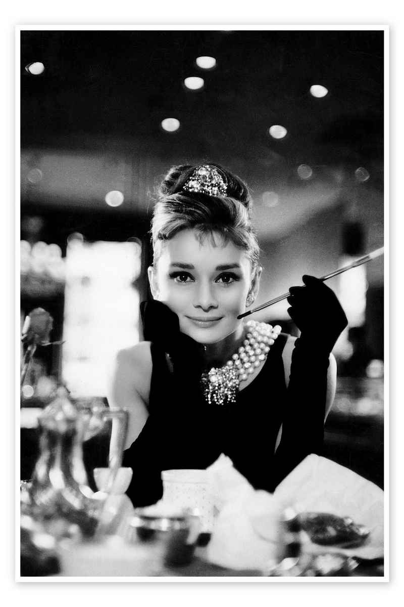 Posterlounge Poster Celebrity Collection, Audrey Hepburn in Breakfast at Tiffany's, Wohnzimmer Fotografie