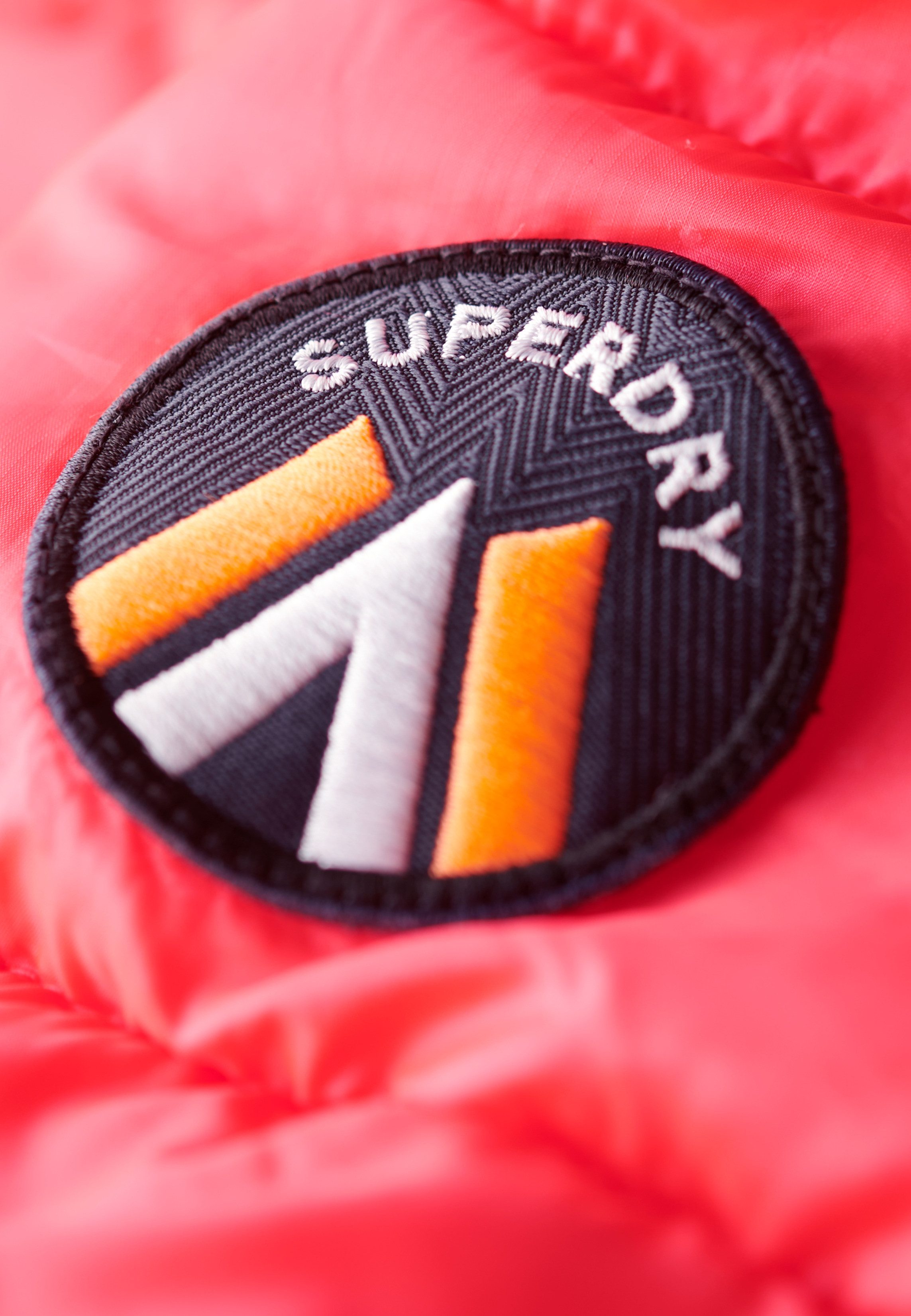 Superdry Steppjacke HOODED FUJI QUILT PADDED JKT