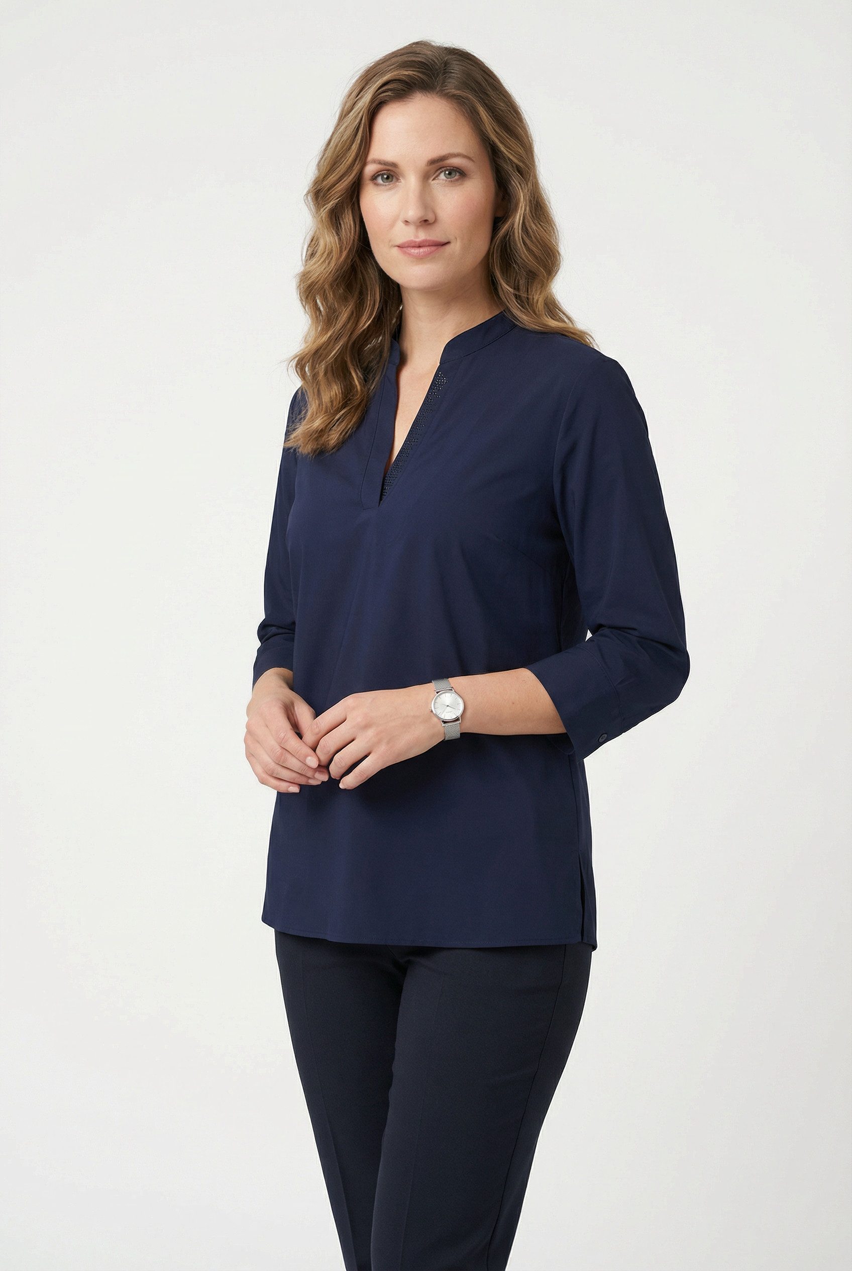 Sportalm Kitzbühel Schlupfbluse mit Glitzersteinchen am Ausschnitt