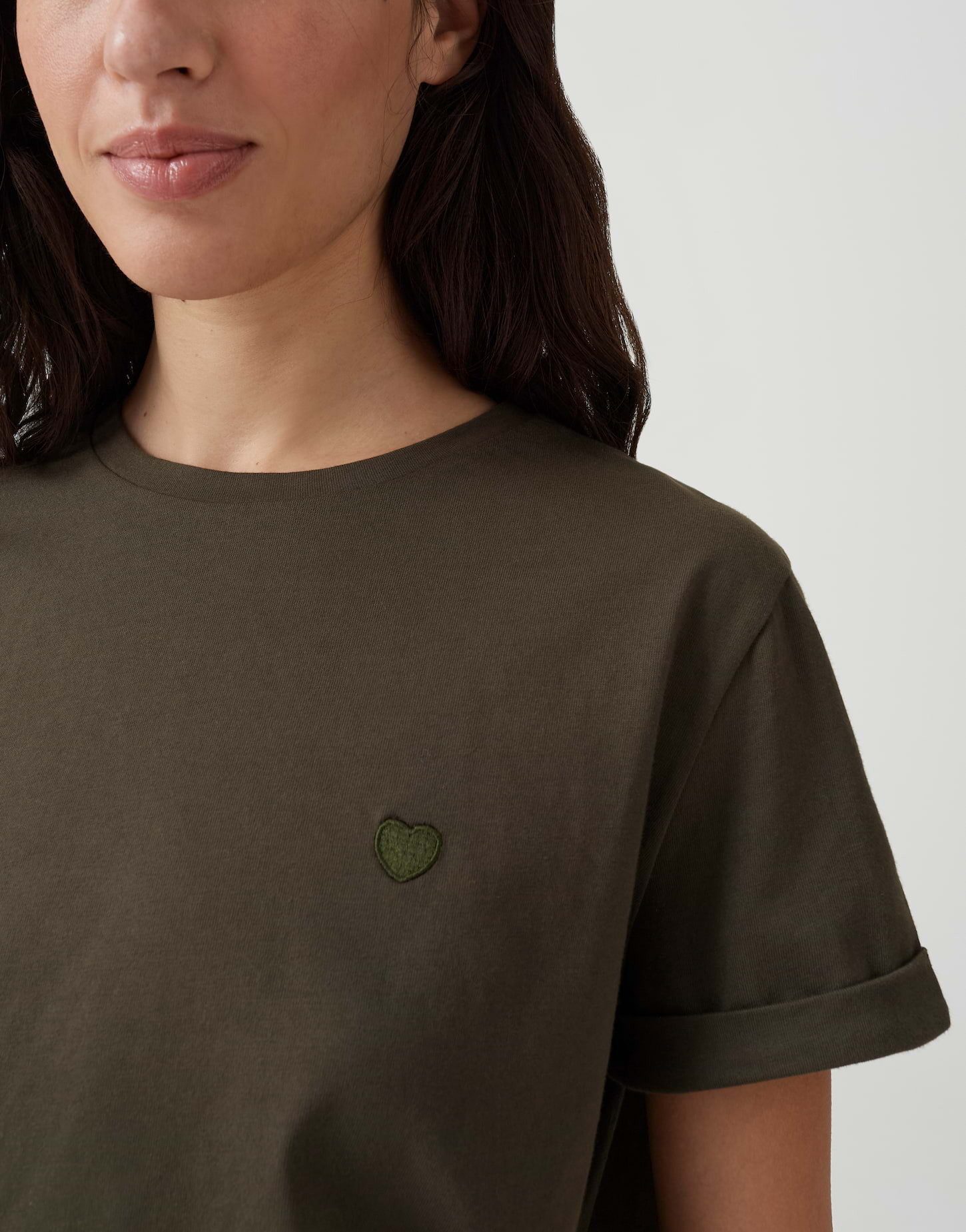 OPUS T-Shirt Serz Regular aus Baumwolle lockerer Schnitt, mit Herzstickerei – Bild 4 von 5