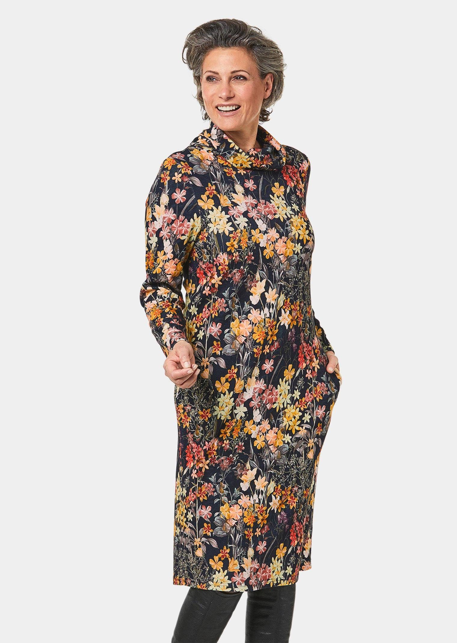 Druckkleid Druckkleid mit halsfernem Rollkragen