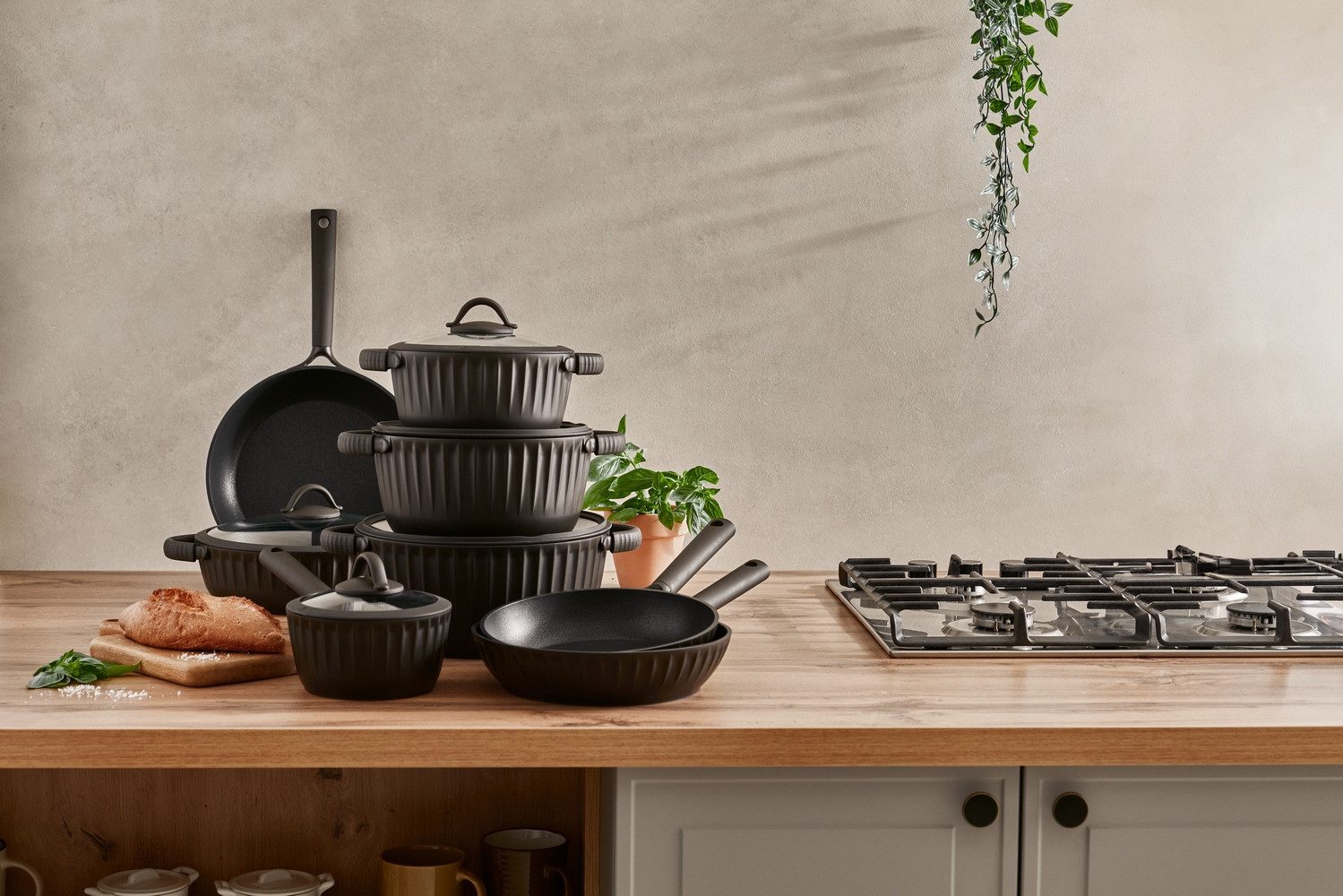 RESTO Kitchenware Bratentopf Ascella, Schmortopf antihaftbeschichtet und spülmaschinenfest, Aluminiumguss (2-tlg), Geeignet für alle Herdarten, auch Induktion, im Geschenkkarton
