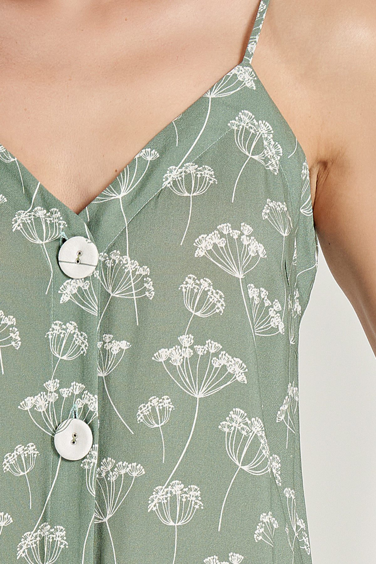 FEYZA Schlafanzug Damen Nachthemd mit Knopfleiste und Blumenmuster – in Grün oder Pink. Knopfleiste vorne für einfaches An- und Ausziehen