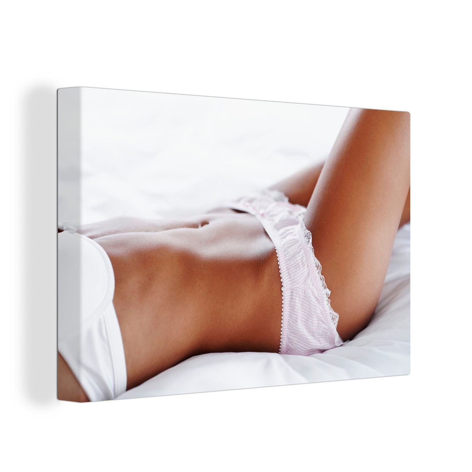 OneMillionCanvasses® Leinwandbild Elegante weiße Dessous, (1 St), Wandbild Leinwandbilder, Aufhängefertig, Wanddeko, 30x20 cm
