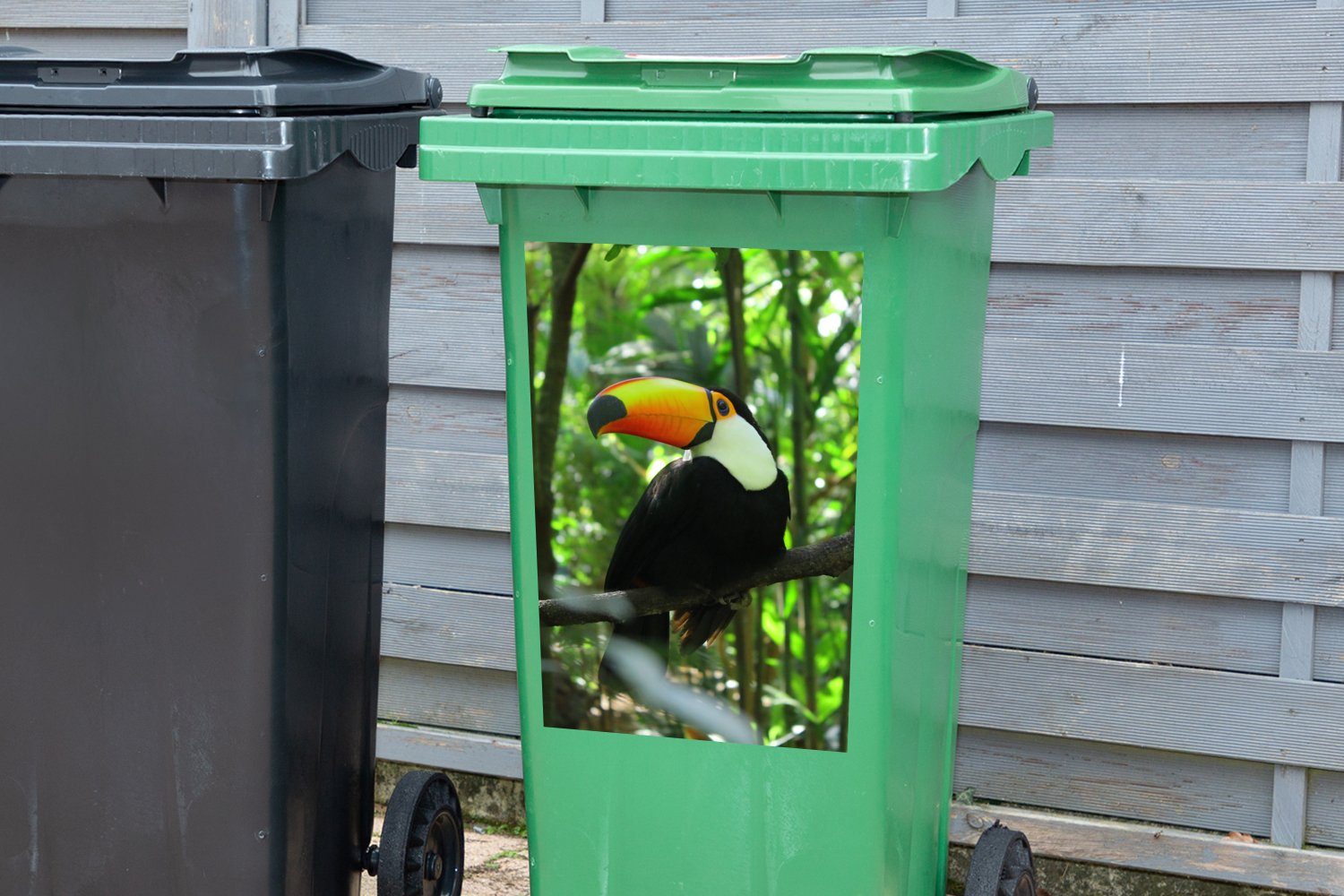 Abfalbehälter Wandsticker Mülltonne, (1 Sticker, Baum St), im Tukan Container, MuchoWow Mülleimer-aufkleber,
