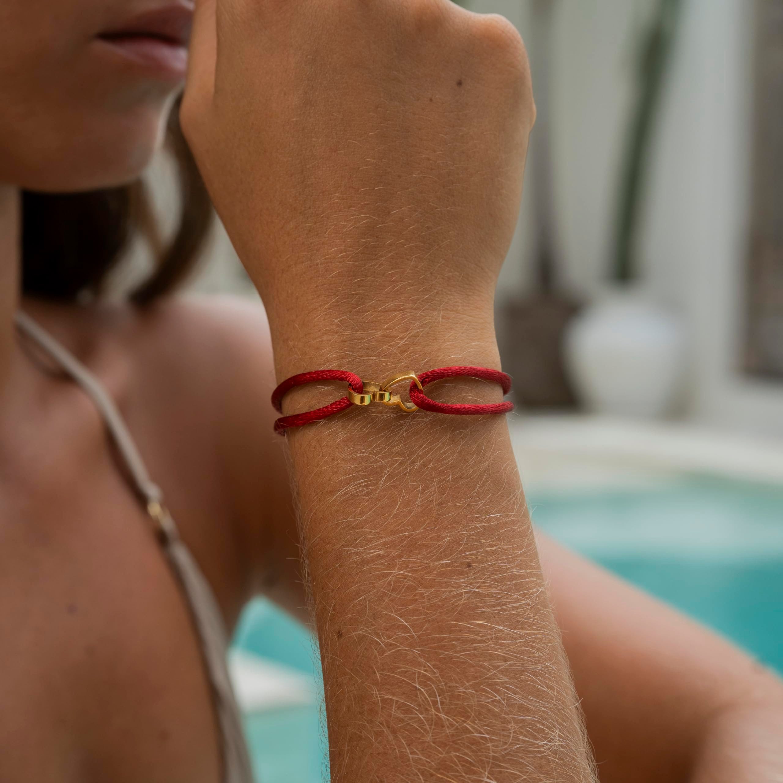 Made by Nami Armband Herz Armband Damen Schwarz aus Edelstahl, Wasserfester Schmuck Größenverstellbar Freundschaftsarmbänder