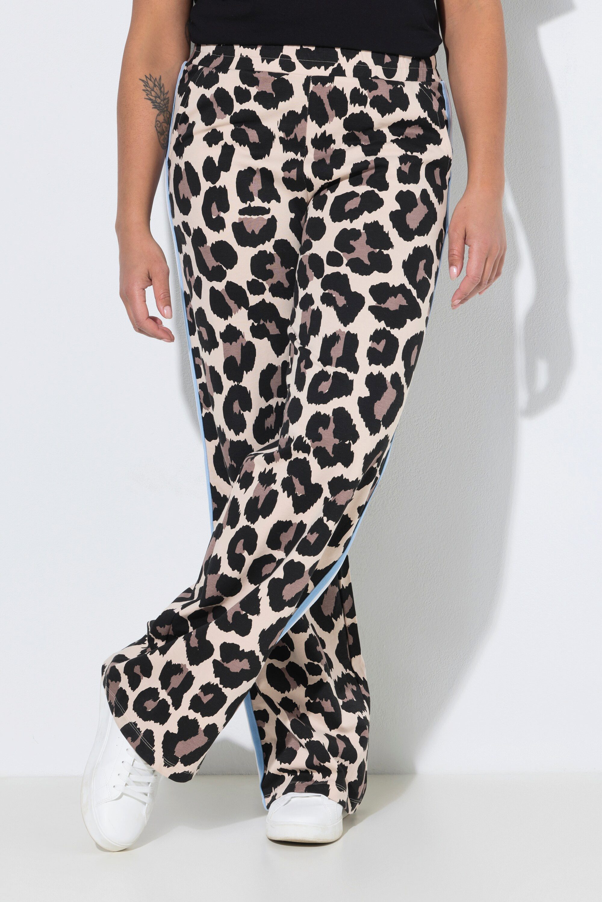 Funktionshose Sweathose weites gerades Bein Leomuster