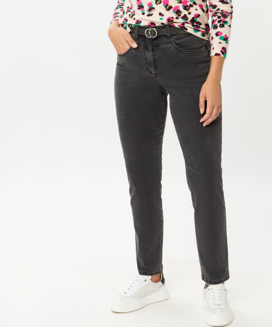 einem querelastischen NEW, BRAX aus by hochwertigen, CAREN Baumwollmix RAPHAELA Style 5-Pocket-Jeans Besteht