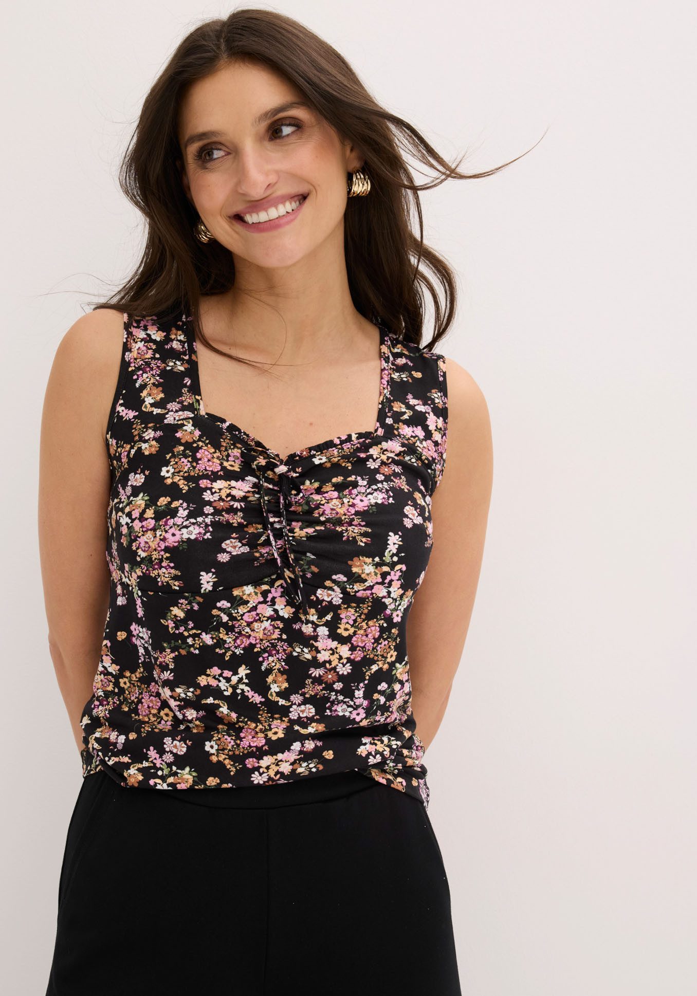 bonprix Shirttop ärmellos, figurbetont, feminin, eckiger Ausschnitt mit Deko-Schleife