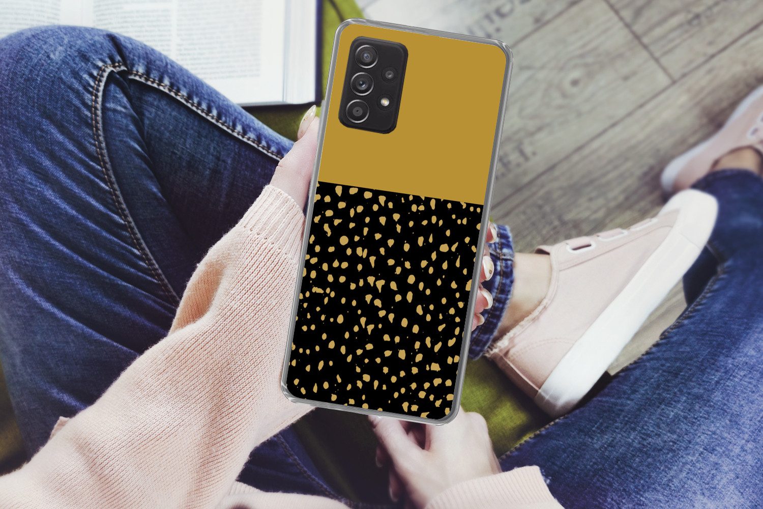 MuchoWow Handyhülle für Samsung Galaxy A53 5G Polka dots - Ockergelb - Schwarz, Phone Case, Silikon, Schutzhülle Dünn