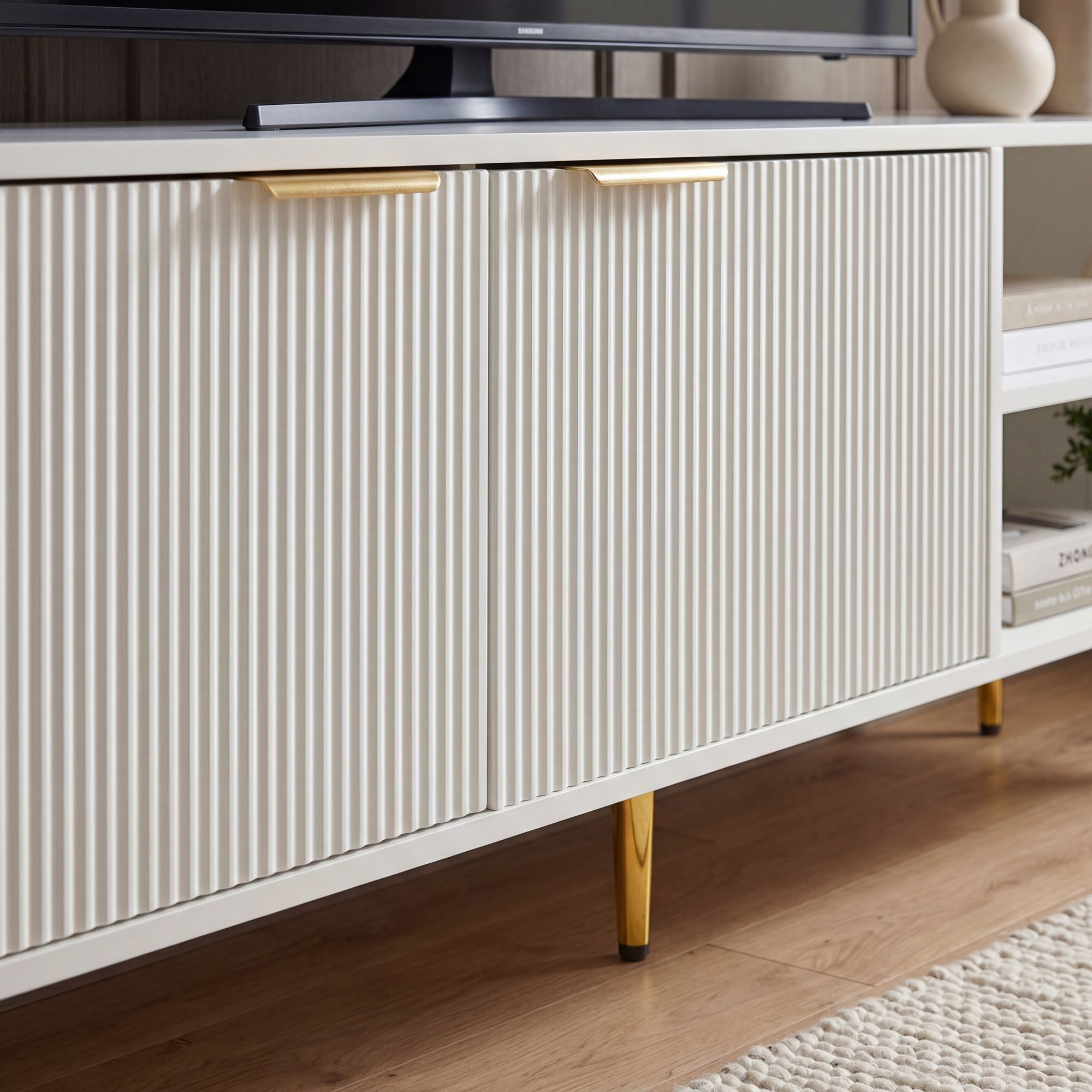 FineBuy Lowboard TV Möbel Weiß 150cm - TV Board mit Lamellenfront - TV Kommode mit 2 Türen und offenen Fächern - Fernsehkommode Fernsehunterschrank mit Metallbe – Bild 5 von 5