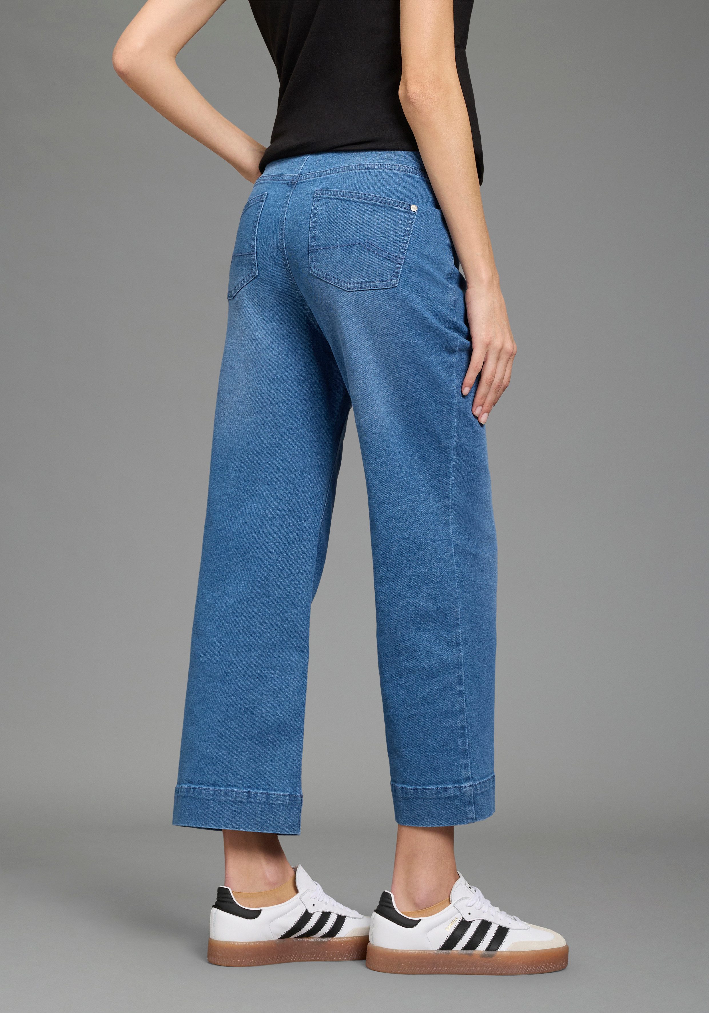 Neun Monate Umstandsjeans 7/8 Loose fit Umstandsjeans gerader Beinverlauf, mit elastischem Gummizug, mit Stretch-Anteil