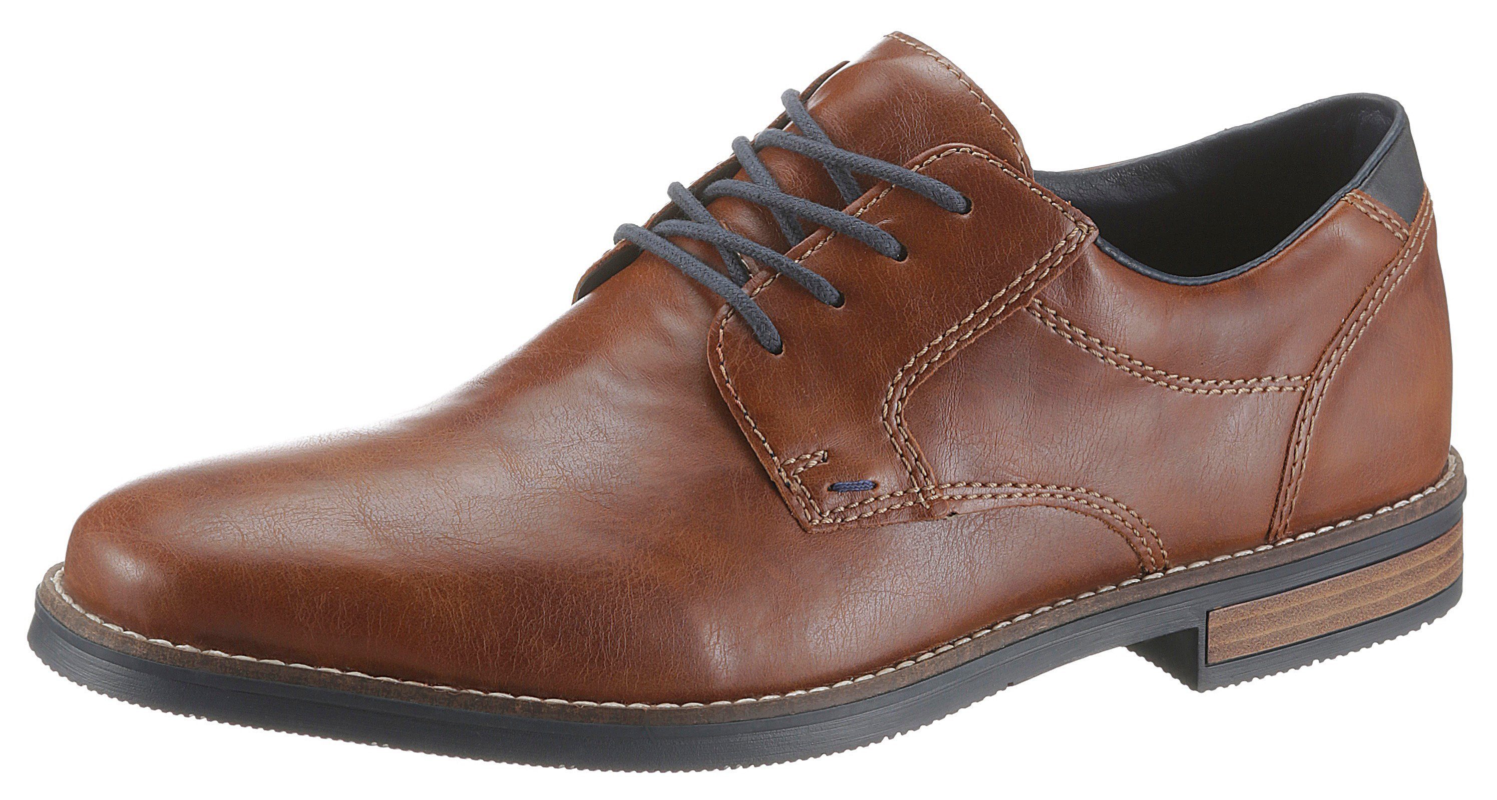 Schnürschuh