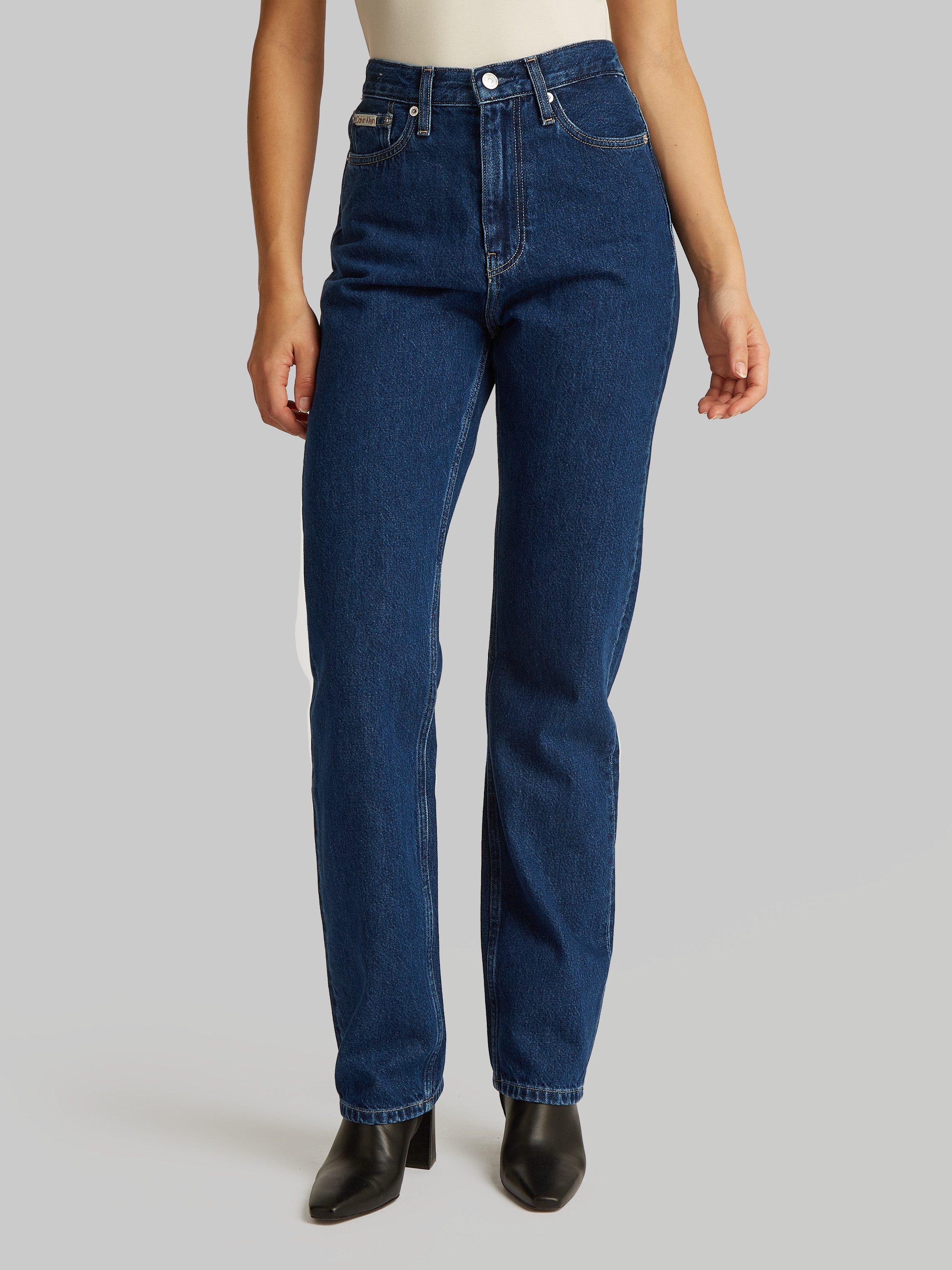 Calvin Klein Jeans Mom-Jeans HIGH RISE STRAIGHT leichte Stoned wash Optik, mit Coinpocket