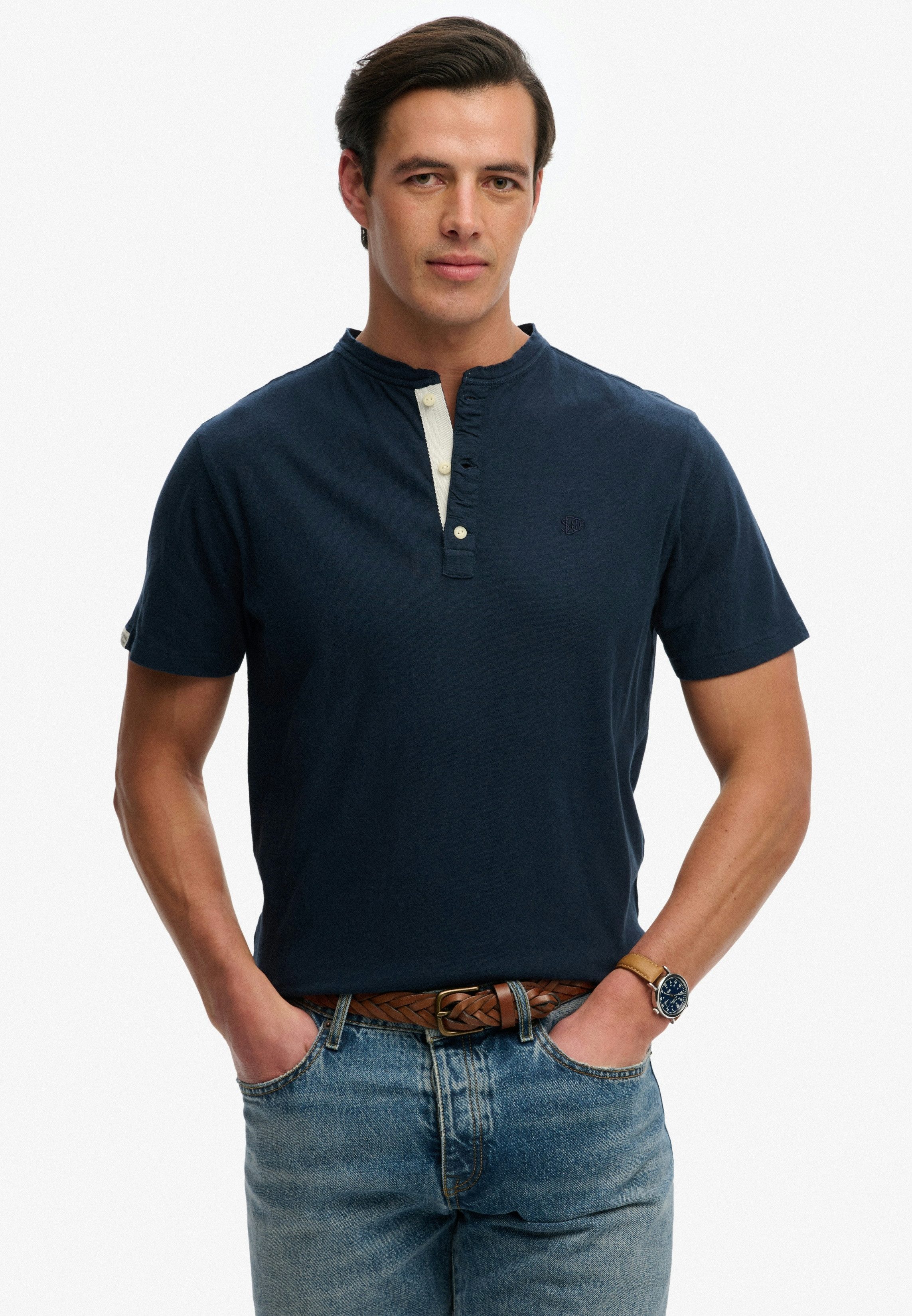 Superdry T-Shirt CLASSIC COTTON LIN SS GRANDAD mit Markenlabel, aus Baumwolle und Leinen, in Single Jersey, Kurzarm