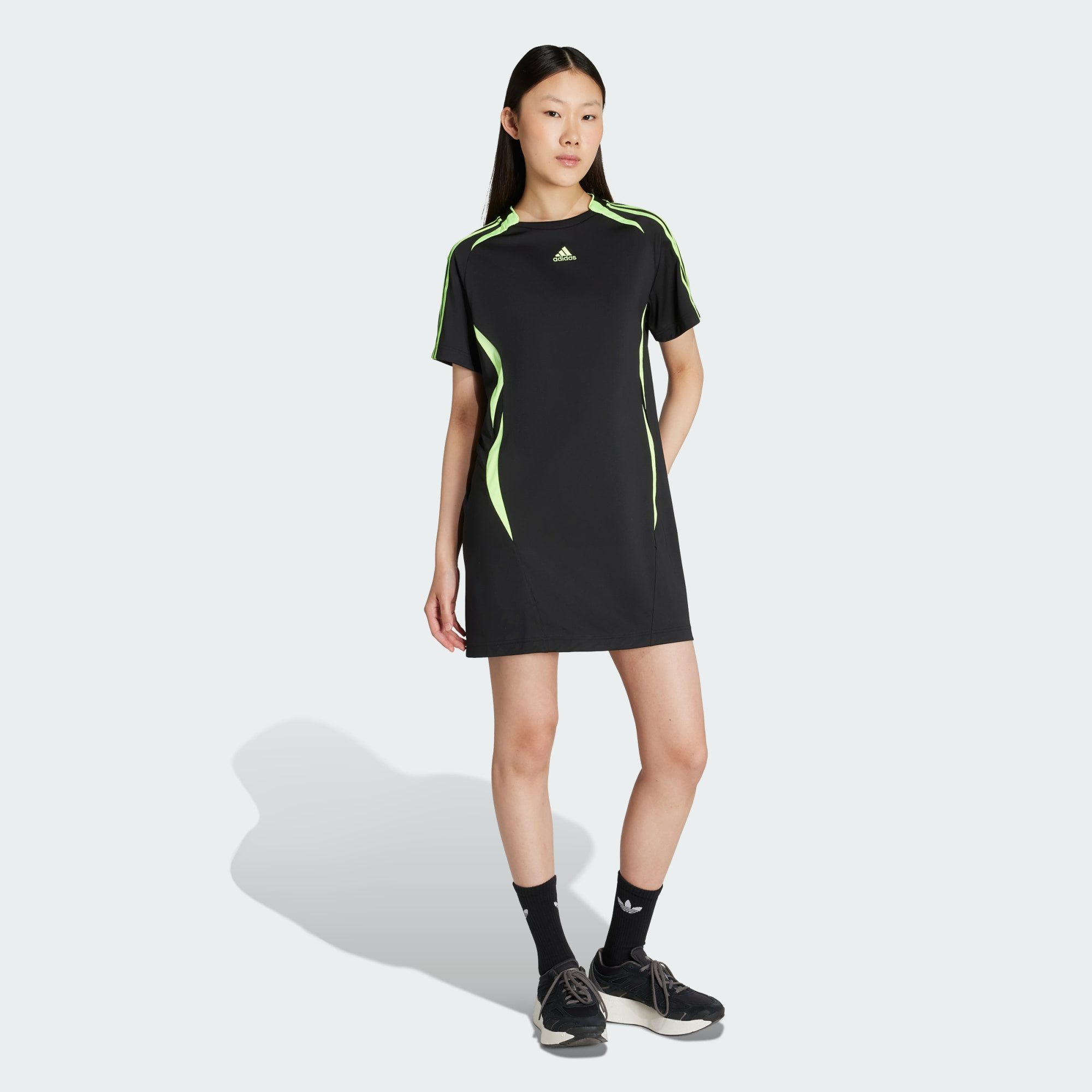 adidas Originals Shirtkleid TEAMGEIST ADICOLOR T-SHIRT-KLEID (1-tlg) günstig online kaufen