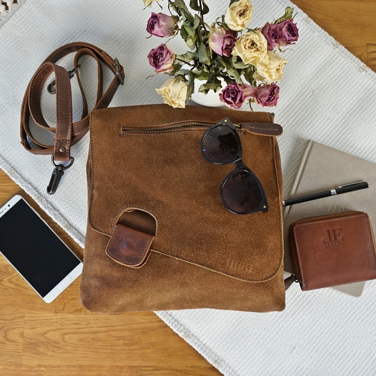 LECONI Umhängetasche Handtasche Ledertasche Damen Schultertasche Echt Wild-Leder LE3027, Überschlag & Reißverschluss – viele Fächer & Farben – 29 × 29 × 6 cm