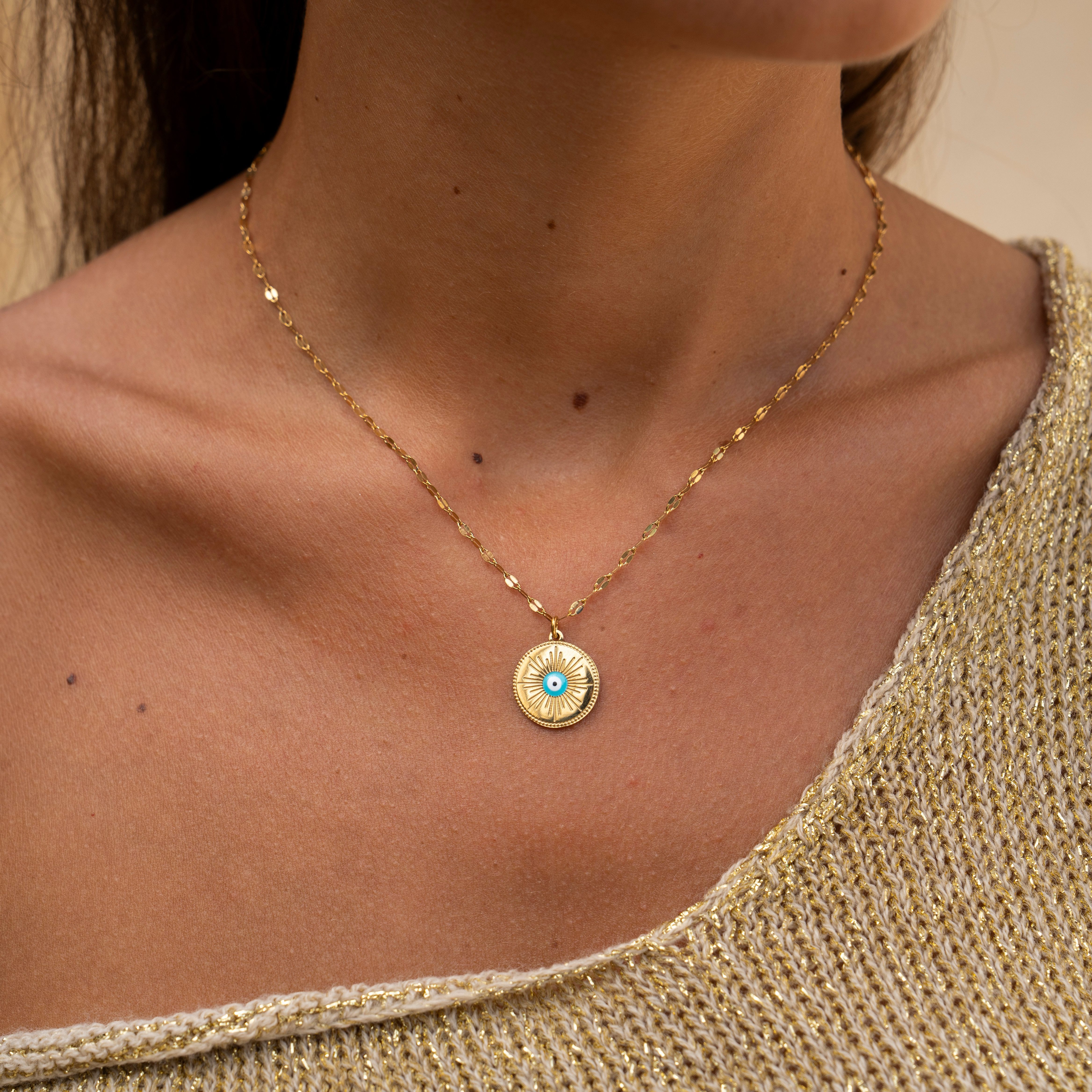 Made by Nami Charm-Kette Damen Halskette gold Sonnenanhänger Evil Eye verstellbar wasserfest, aus Edelstahl – Boho-Stil – symbolisches Design – hypoallergen
