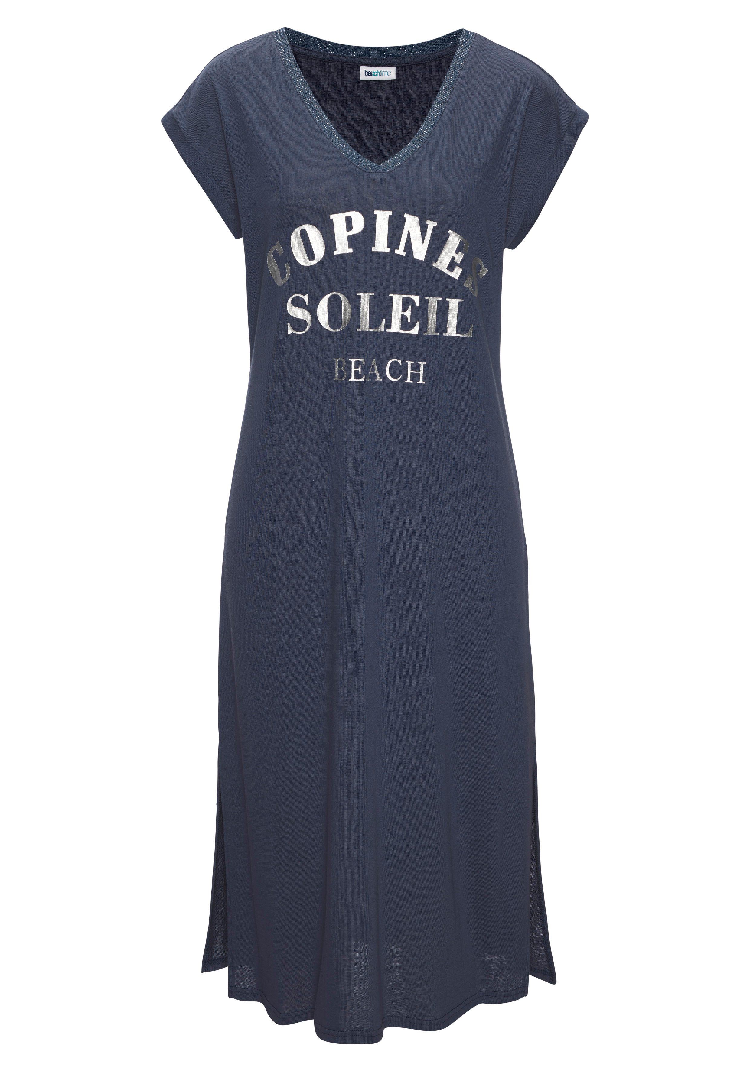Beachtime by Lascana Strandkleid mit glänzendem Foliendruck vorne, langes T-Shirt-Kleid lockeres Jerseykleid, Midikleid mit Seitenschlitzen, Sommerkleid. € 34,99