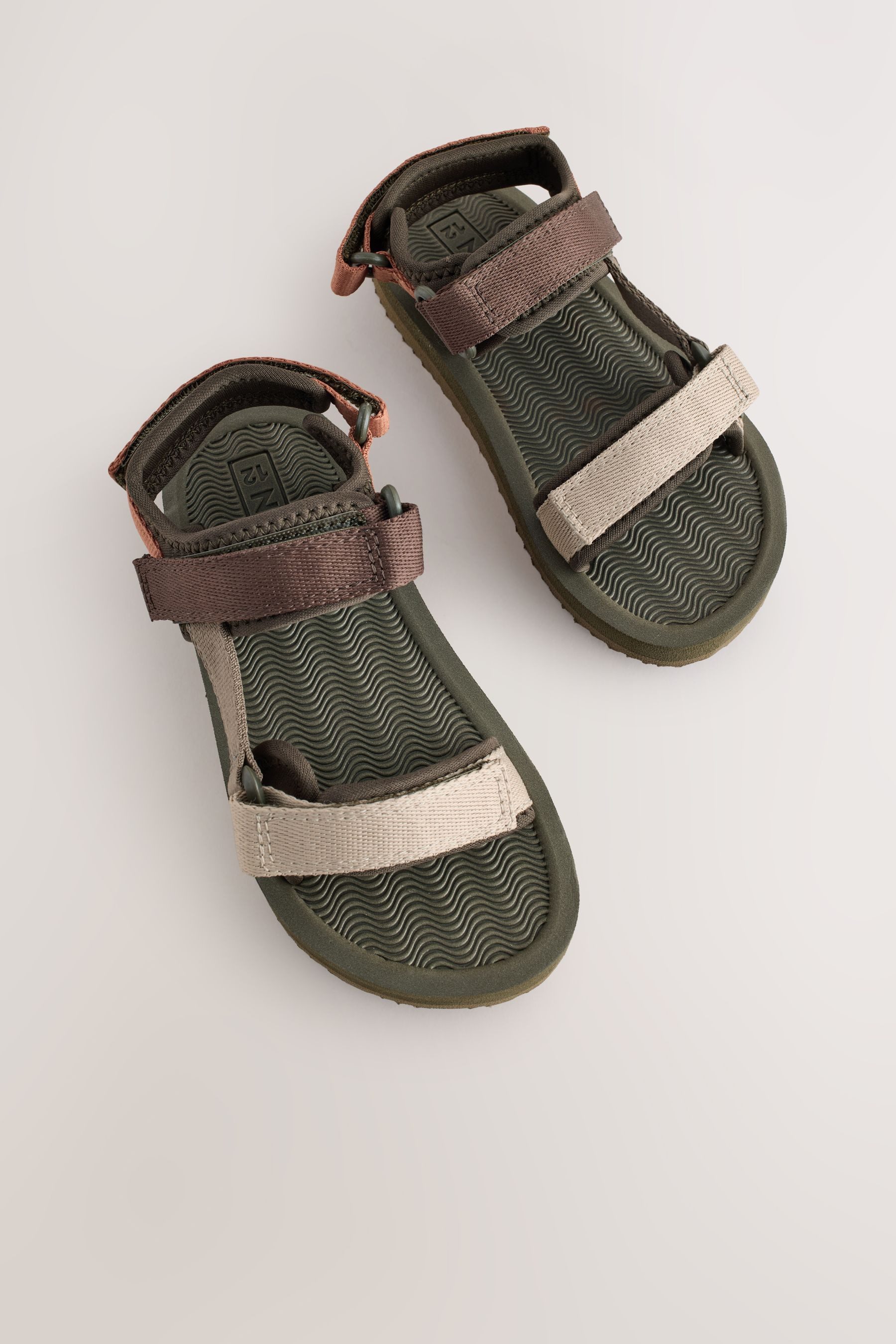 Next Trekking-Sandalen mit Klettverschluss Sandale (1-tlg)