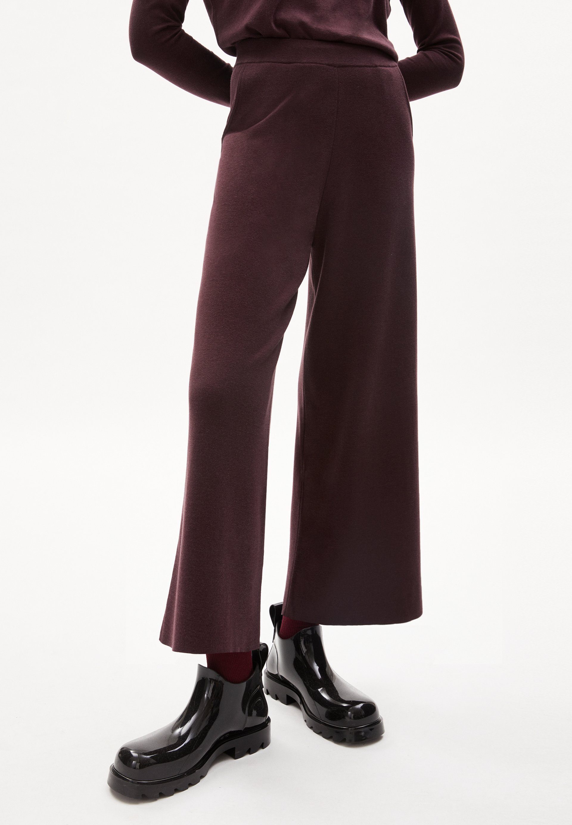 Armedangels Stoffhose APAANIA Strickhose aus LENZING™ ECOVERO™ Mix (Loose Fit)