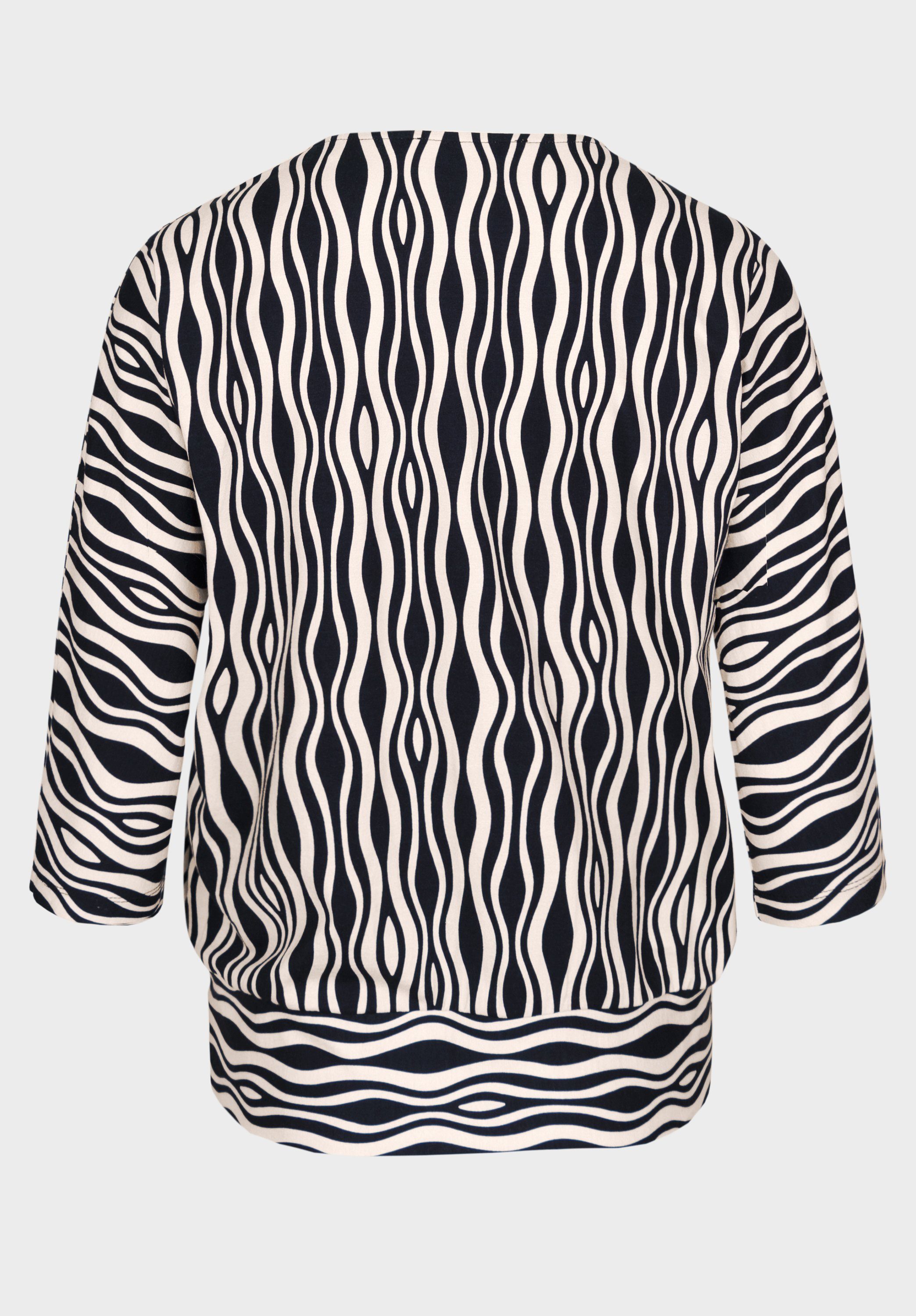 Print Print-Shirt angedeuteter Wickeloptik bianca und WALLY modernem mit