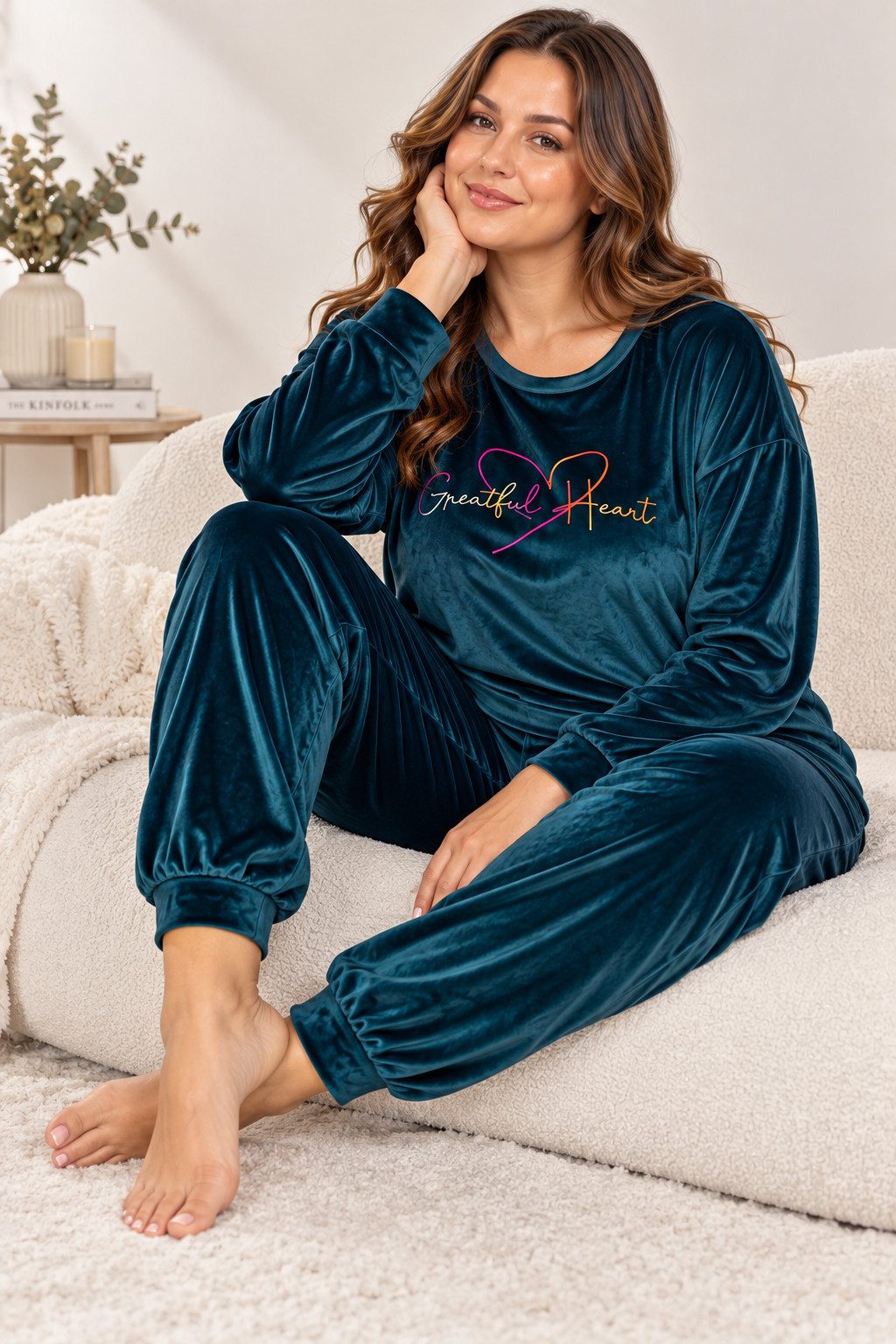 fashionshowcase Schlafanzug Damen Hausanzug aus Samt Pyjama Set für Herbst & Winter (2-teilig, 2 tlg., Langarm-Oberteil + lange Hose) kuschelig weicher Samt-Loo – Bild 2 von 5
