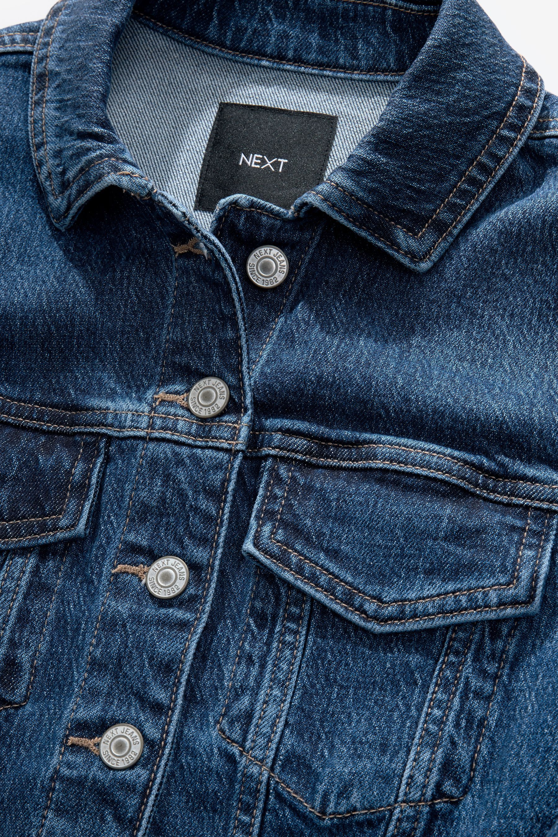 Next Jeansjacke Figurbetonte Jeansjacke – Petite (1-St)