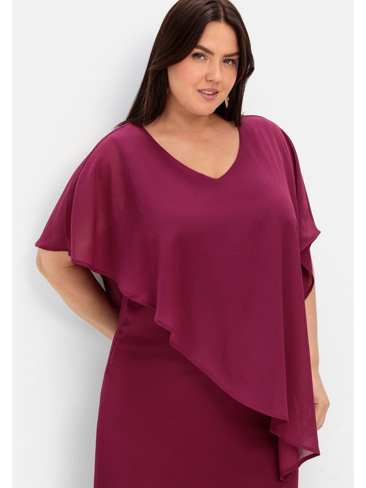 Sheego Cocktailkleid Große Größen mit asymetrischem Cape