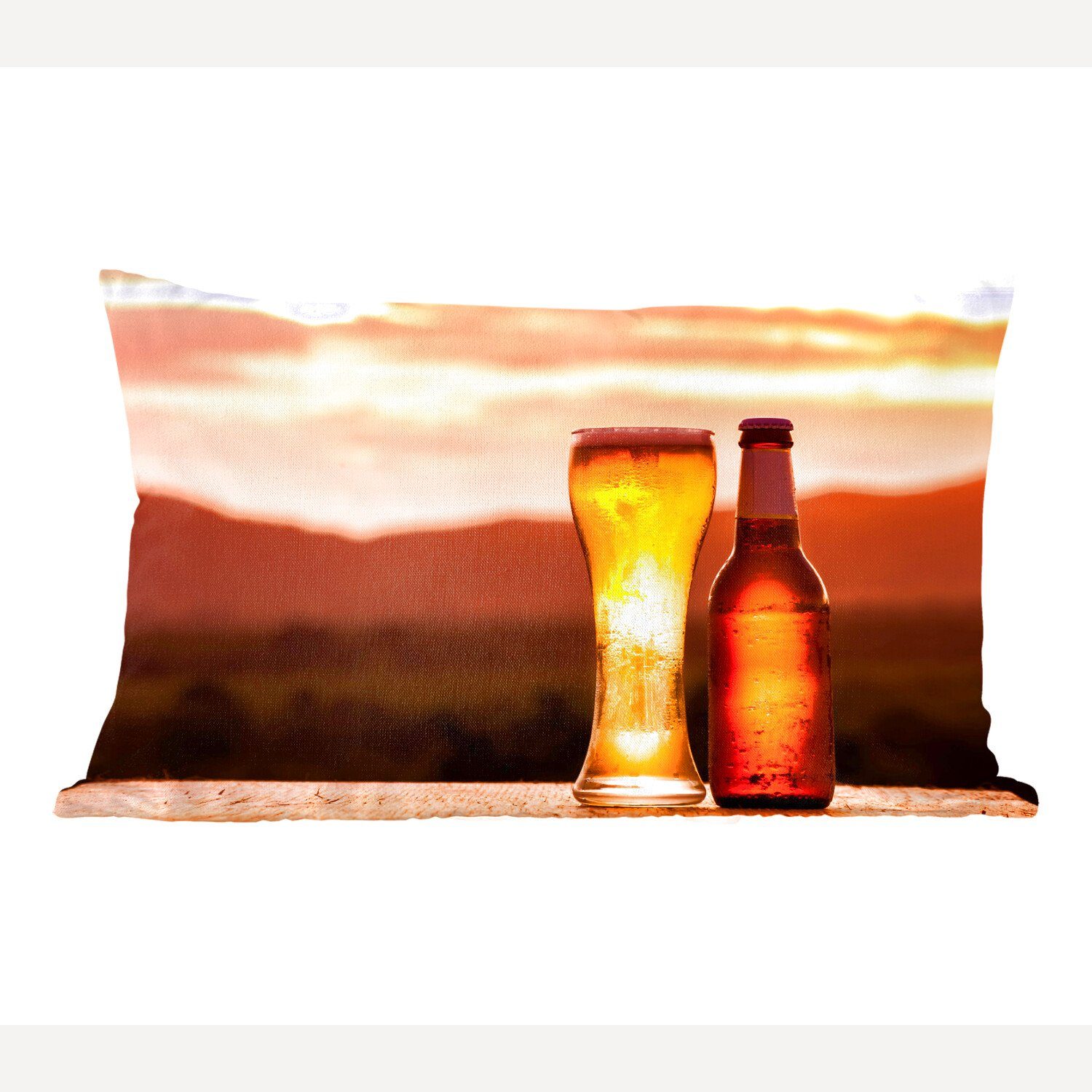 MuchoWow Dekokissen Bier bei Sonnenuntergang Schlafzimmer mit Füllung, Dekokissen Bergkulisse, vor Wohzimmer Dekoration, Zierkissen, einer