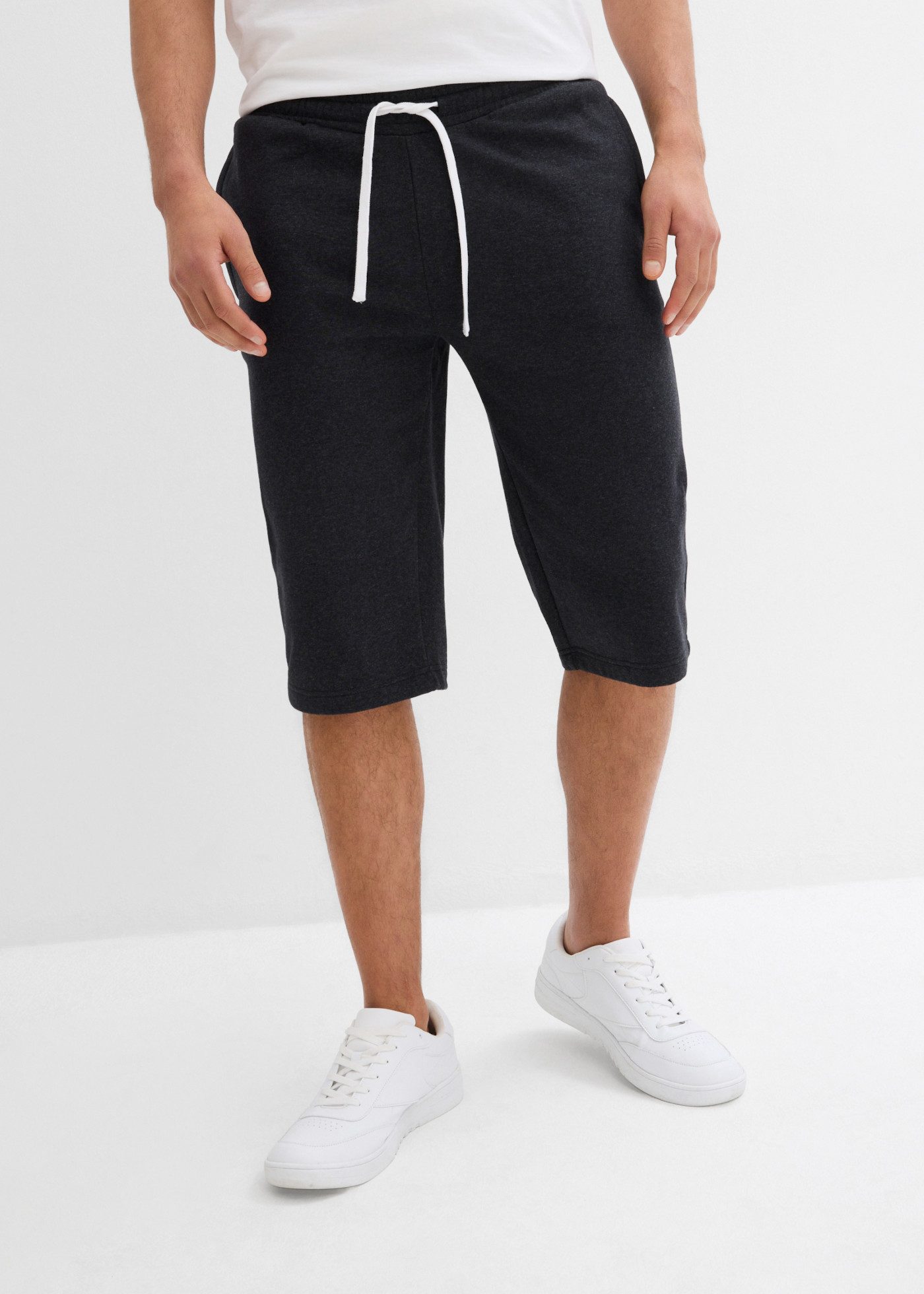 bonprix Sweatbermudas aus Baumwolle und Polyester, regular fit, casual Stil