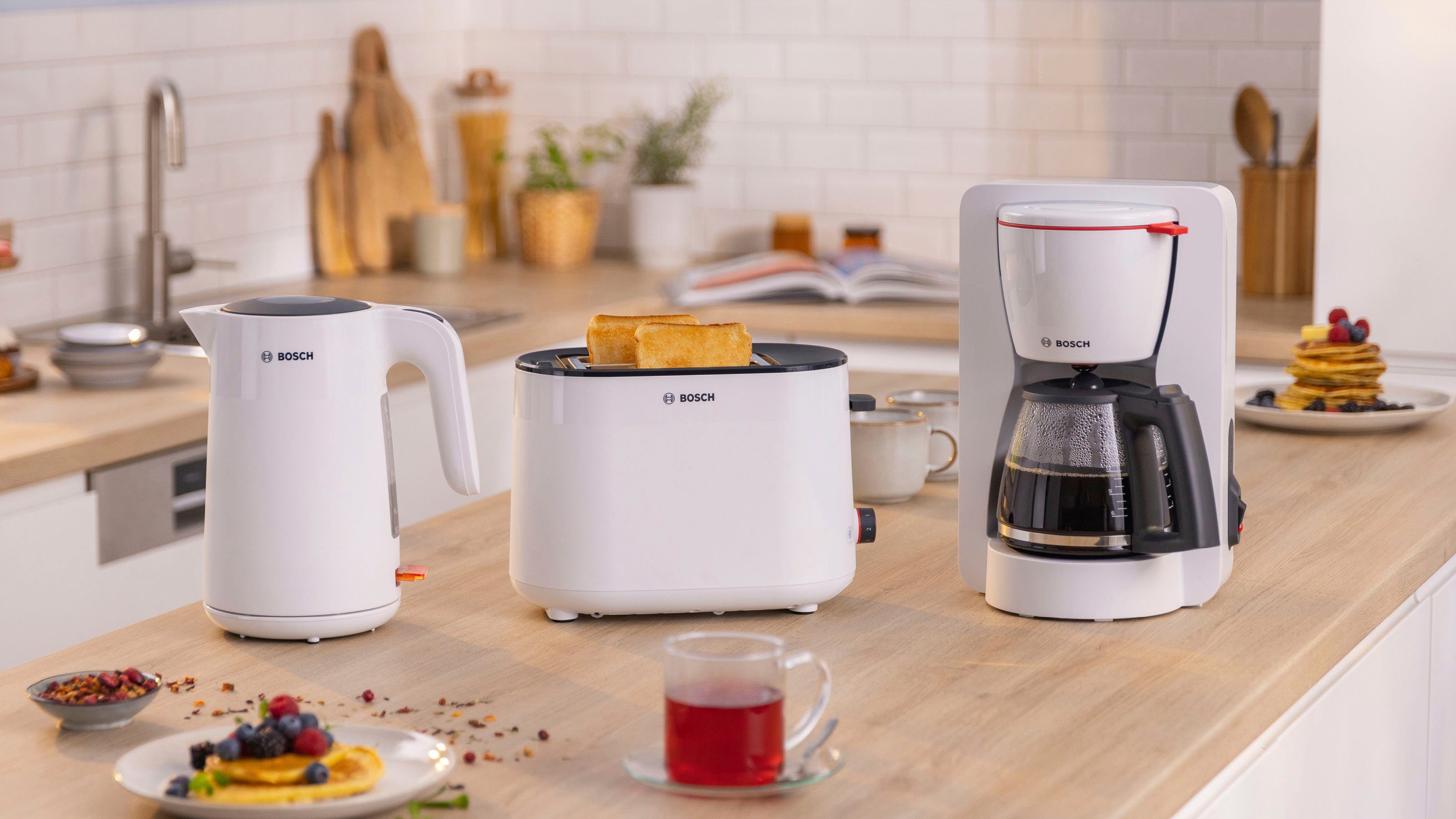 BOSCH Toaster MyMoment TAT2M121, 2 Schlitze, für 2 Scheiben, 950 W, integrierter Brötchenaufsatz, Auftaufunktion, Brotzentrierung, AutoOff