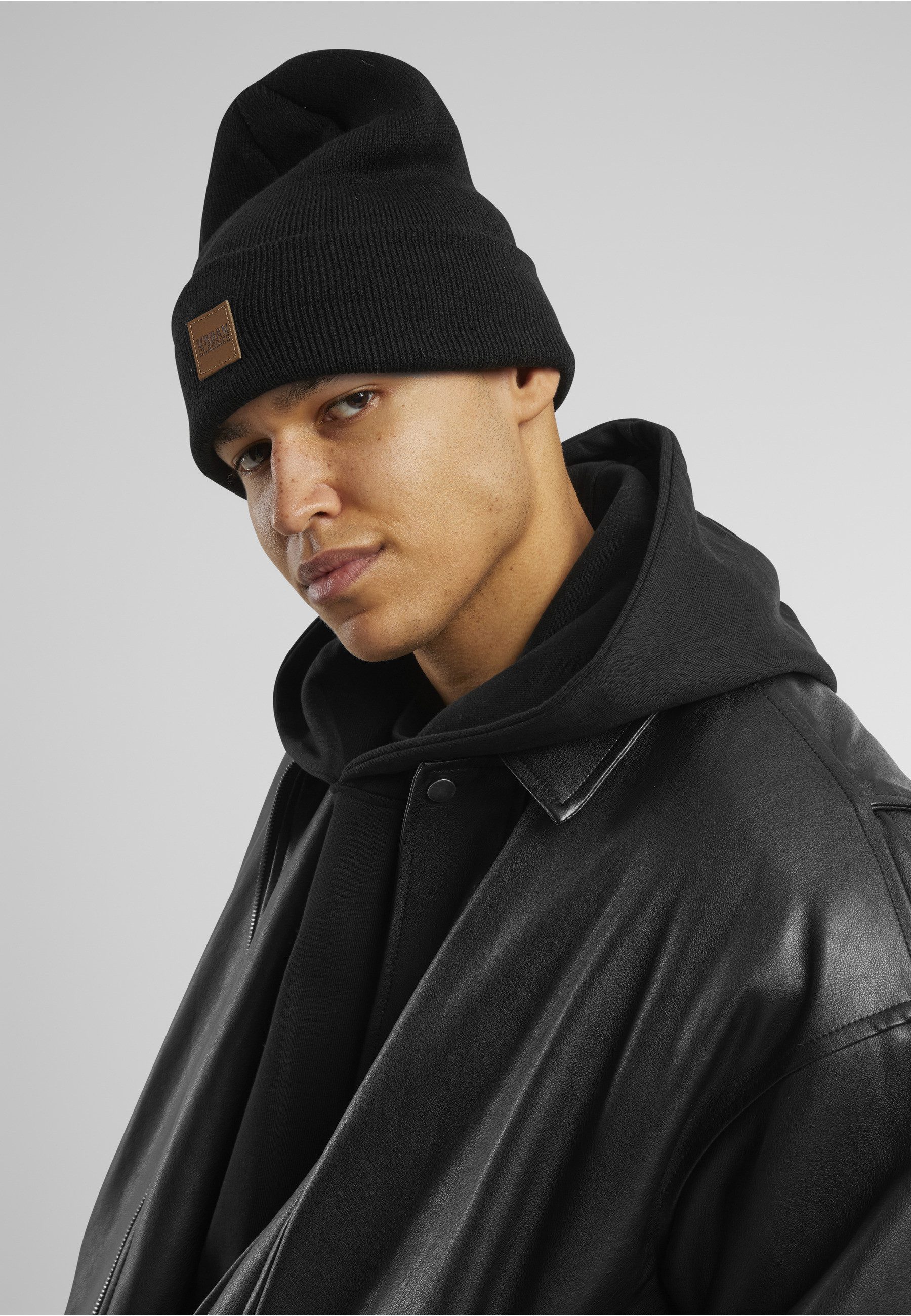 URBAN CLASSICS Beanie Urban Classics Unisex Synthetic Leatherpatch Long Beanie (1-St)