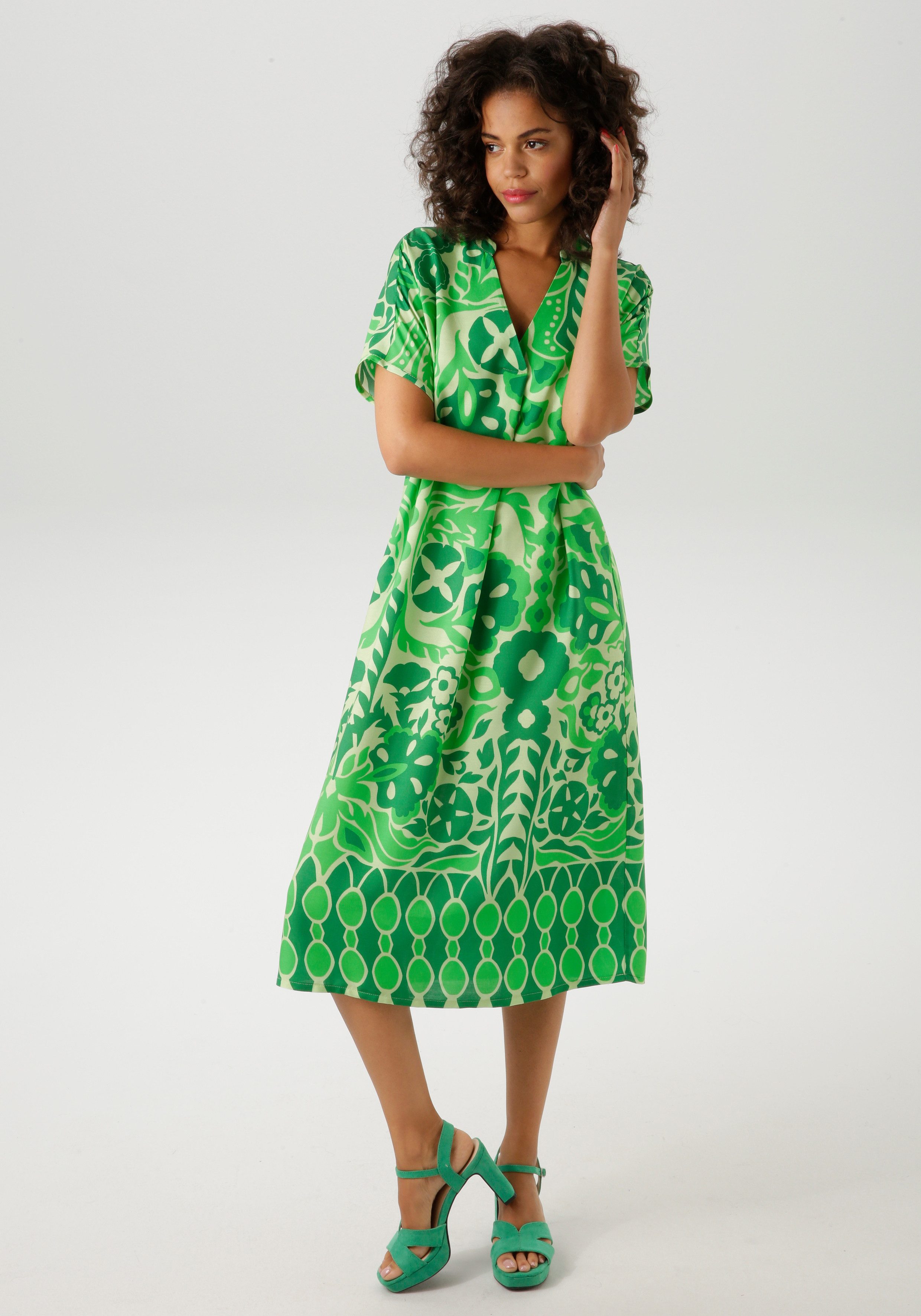 Aniston CASUAL Sommerkleid mit extravagantem, grafischen günstig online kaufen