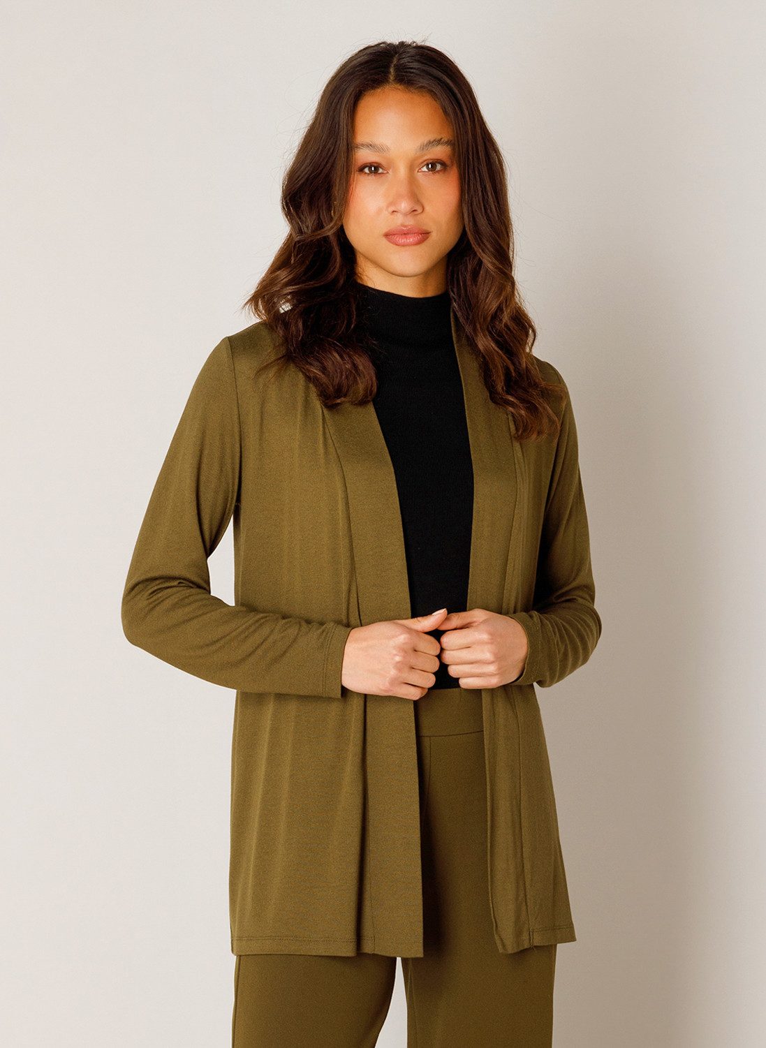 Base Level Strickjacke Yayla In elastischem Feinstrick