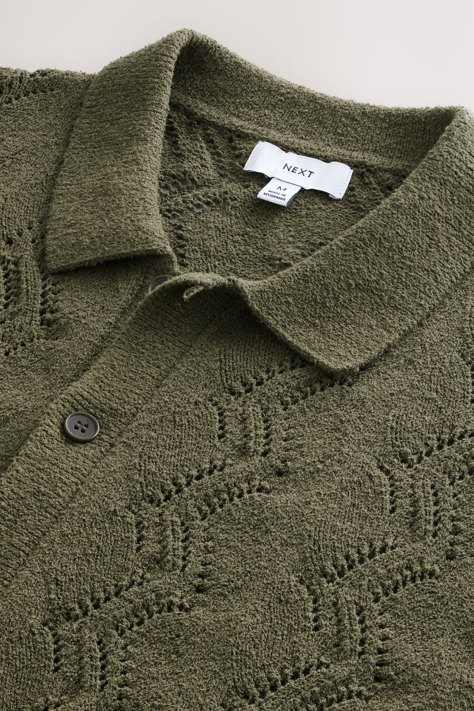 Next Poloshirt Relaxed Fit Kurzarm-Strickhemd mit Bouclémuster (1-tlg)