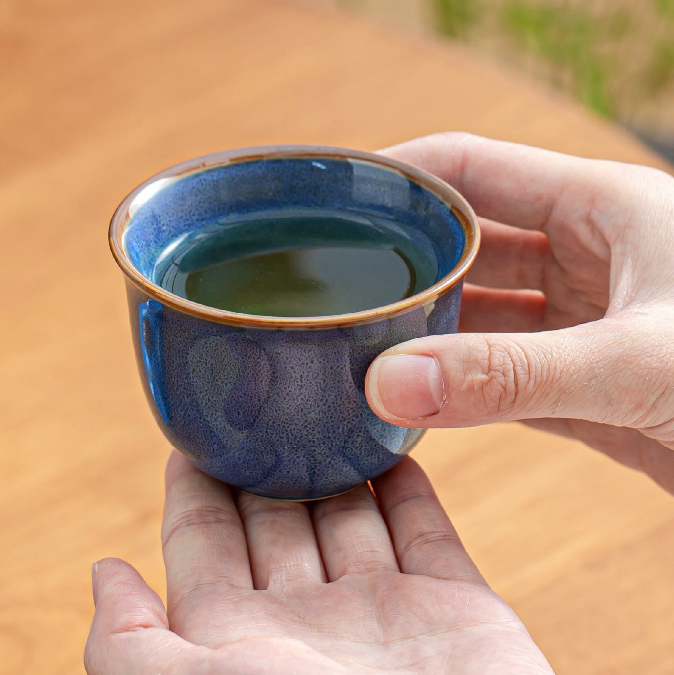 Goodwei Teeservice Japanisches Kyusu Teeset „Umi“ – Seitengriffkanne mit Sieb, 4 Tassen (5-tlg), 1 Personen, Keramik, handgearbeitet – Bild 5 von 5