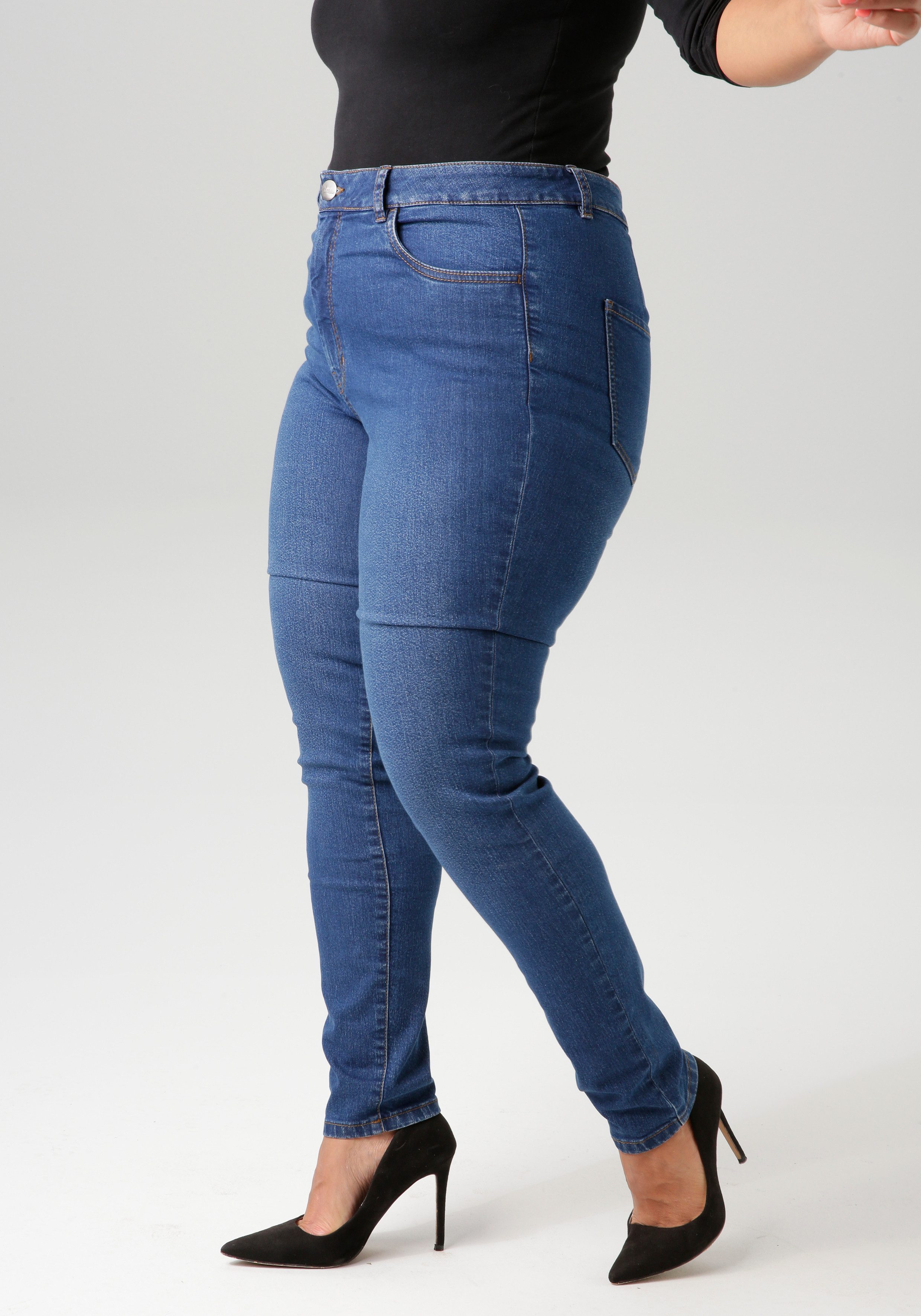 Aniston PLUS Skinny-fit-Jeans regular waist - in dezenter Used-Waschung