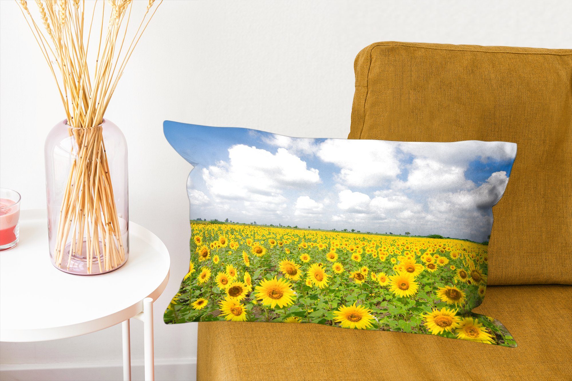 Landschaft, - MuchoWow Füllung, Schlafzimmer Zierkissen, Dekoration, mit Sonnenblumen - Blumen - - Dekokissen Dekokissen Natur Gelb Wohzimmer - Wolken