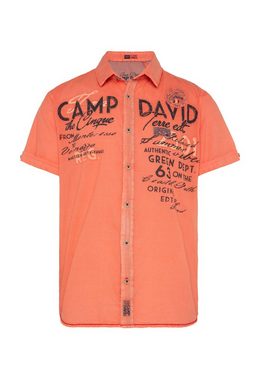 CAMP DAVID Kurzarmhemd mit Kontrastnähten