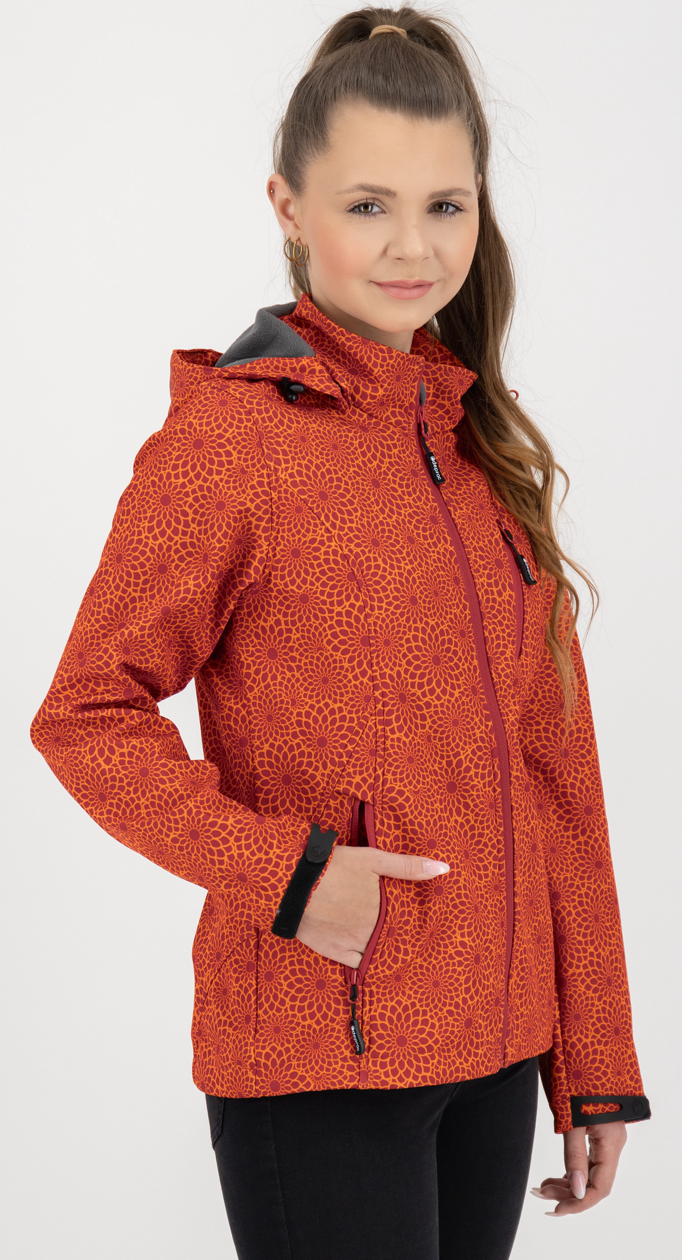 DEPROC Active Funktionsjacke SHELBY PEAK XII Outdoorjacke leichte Softshelljacke mit All-Over-Print und abnehmbarer Kapuze